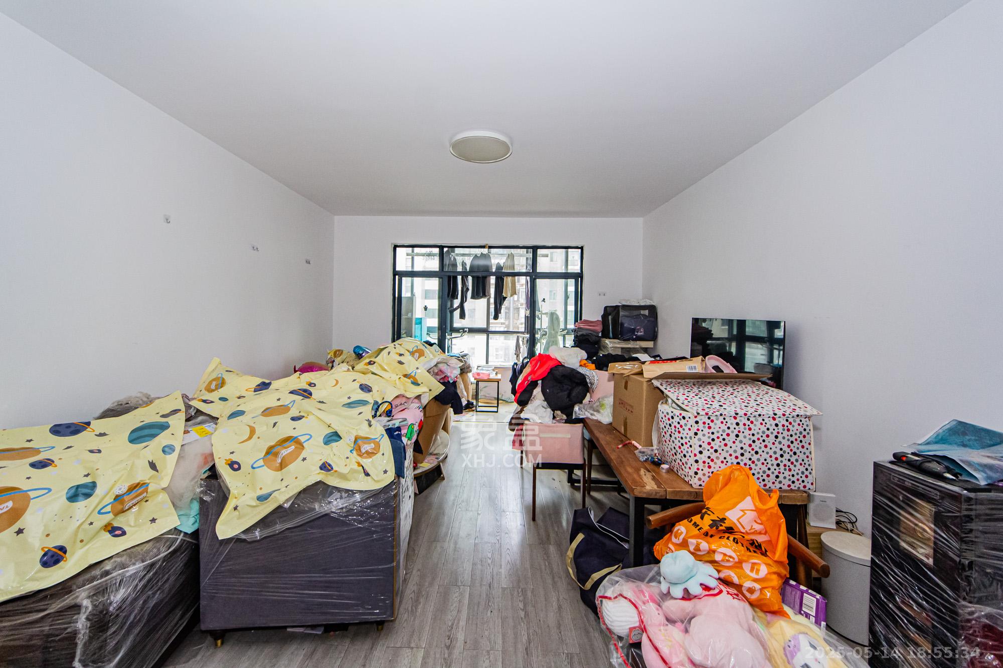 湘江世纪城星江苑 3室2厅2卫 132.0万 湘江世纪城星江苑 3室2厅2卫 132.0万客厅