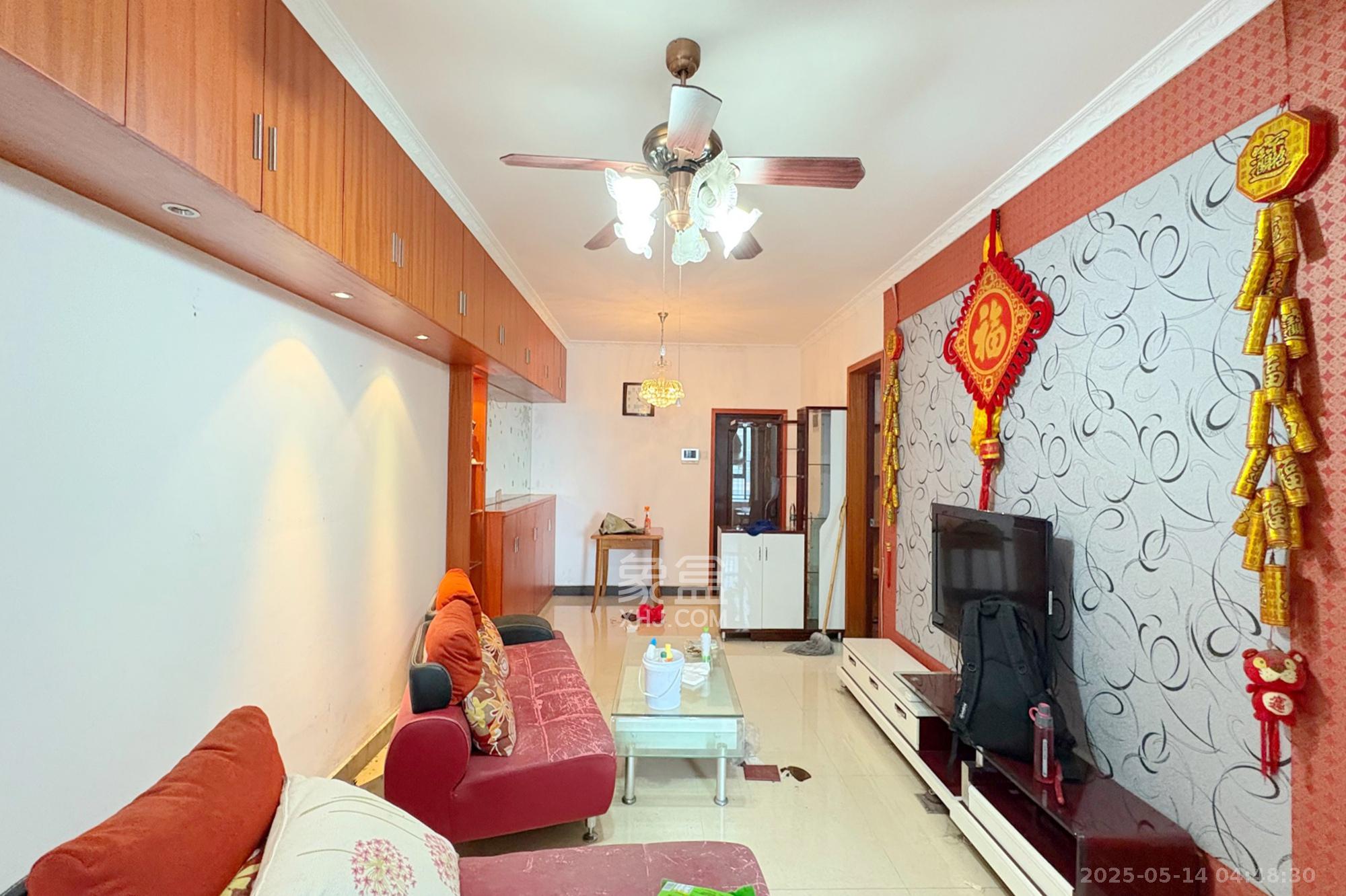 万象新天  3室2厅1卫    76.8万 万象新天  3室2厅1卫    76.8万客厅