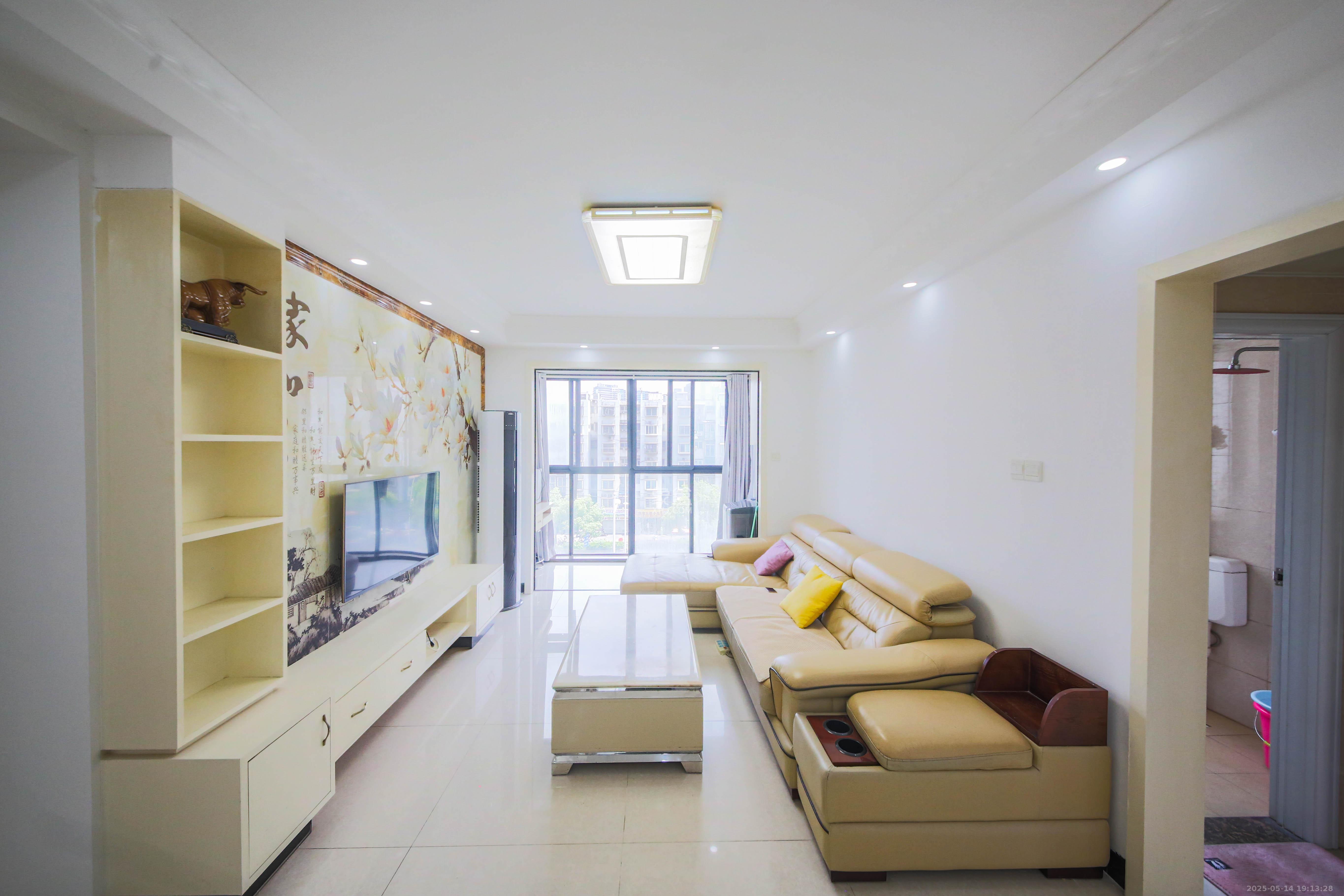 钱隆学府一、二期 2室2厅1卫 99.8万 钱隆学府一、二期 2室2厅1卫 99.8万客厅