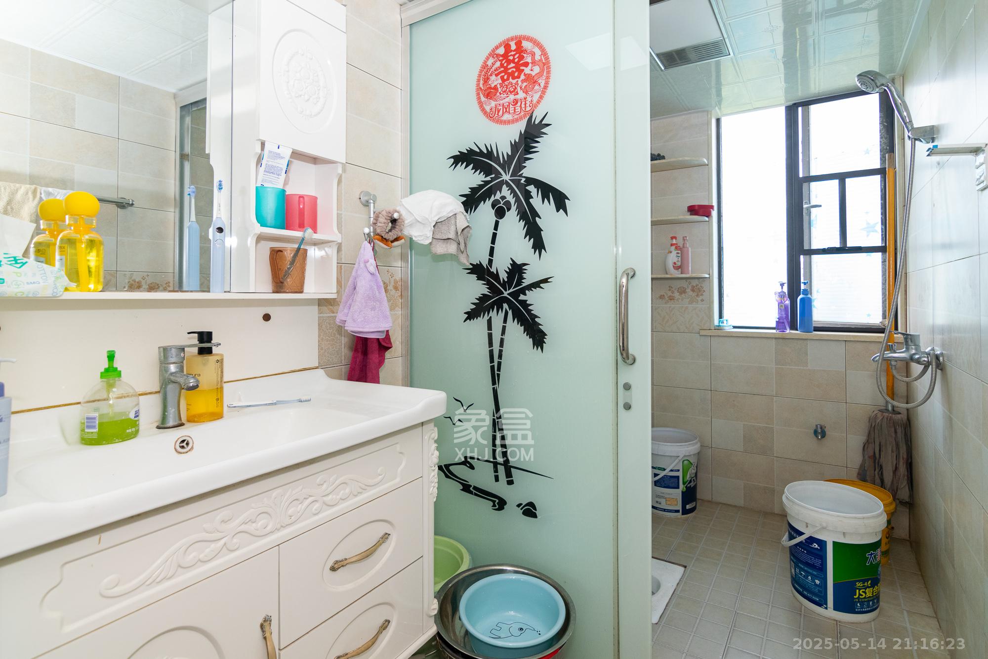 润和紫郡一期 4室2厅2卫 90.0万 润和紫郡一期 4室2厅2卫 90.0万卫生间