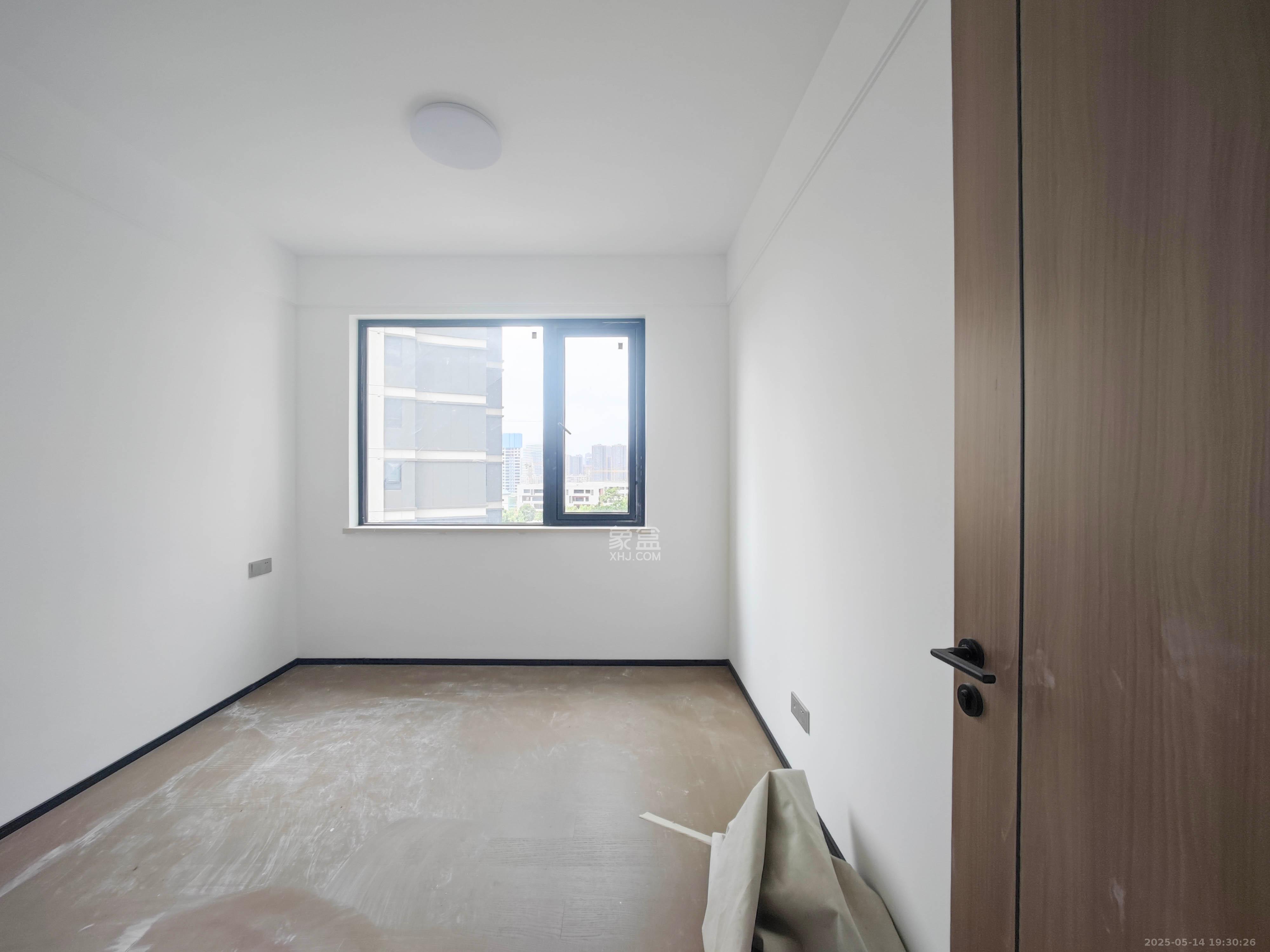 中海星樾府 4室2厅1卫 326.0万 中海星樾府 4室2厅1卫 326.0万卧室