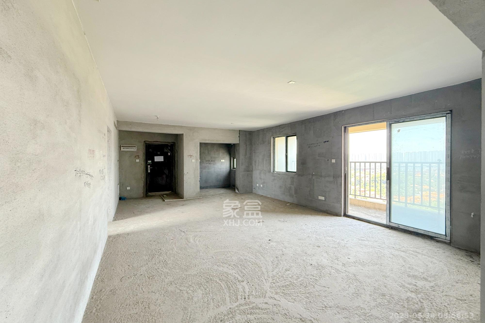 中粮鸿云 3室2厅2卫 62.6万 中粮鸿云 3室2厅2卫 62.6万客厅