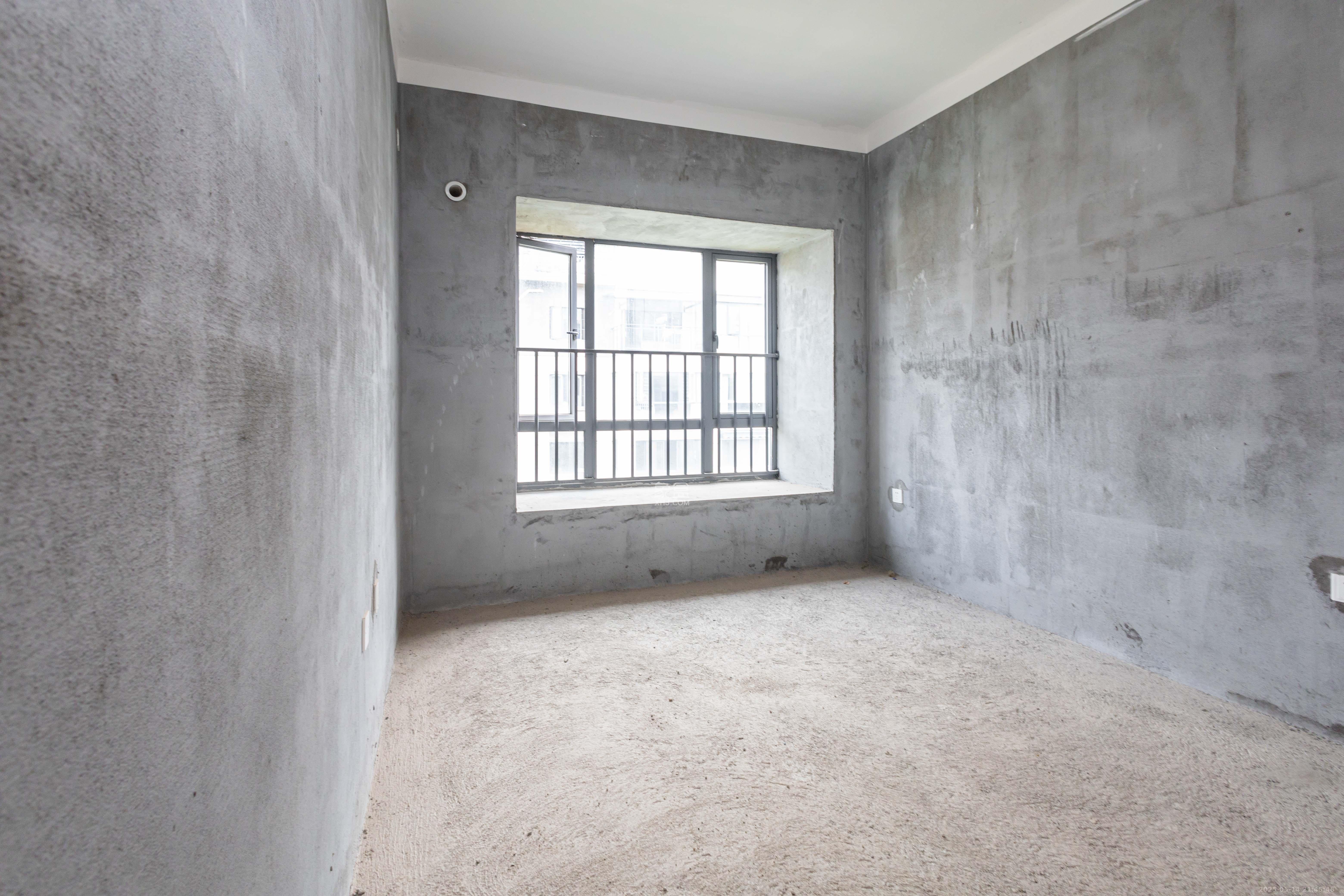 敏捷珑玥府  5室2厅2卫    148.0万 敏捷珑玥府  5室2厅2卫    148.0万卧室