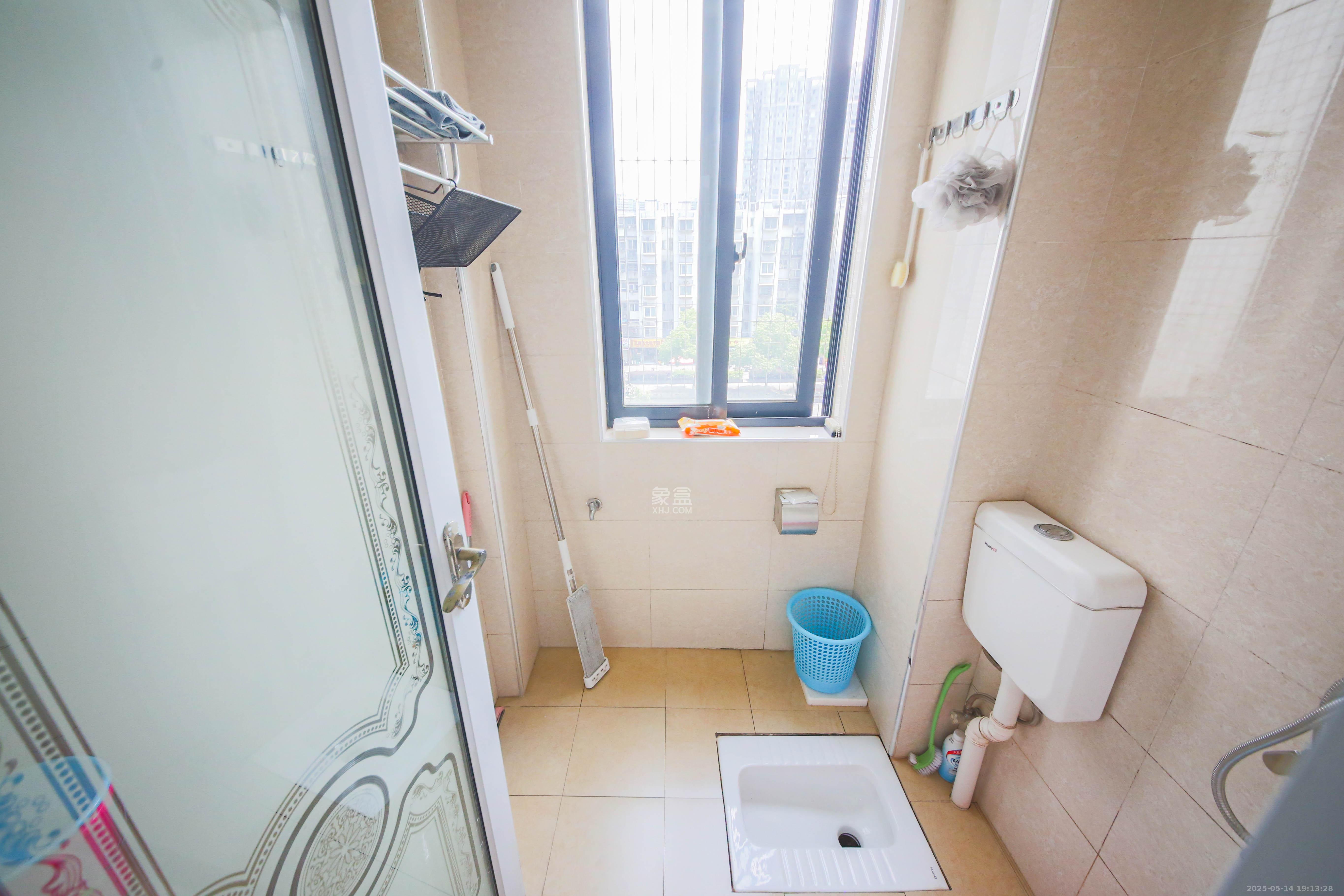 钱隆学府一、二期 2室2厅1卫 99.8万 钱隆学府一、二期 2室2厅1卫 99.8万卫生间