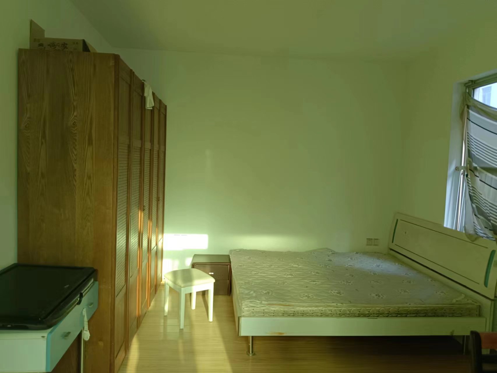 城中城 3室2厅1卫 2400.0元/月 城中城 3室2厅1卫 2400.0元/月室内图