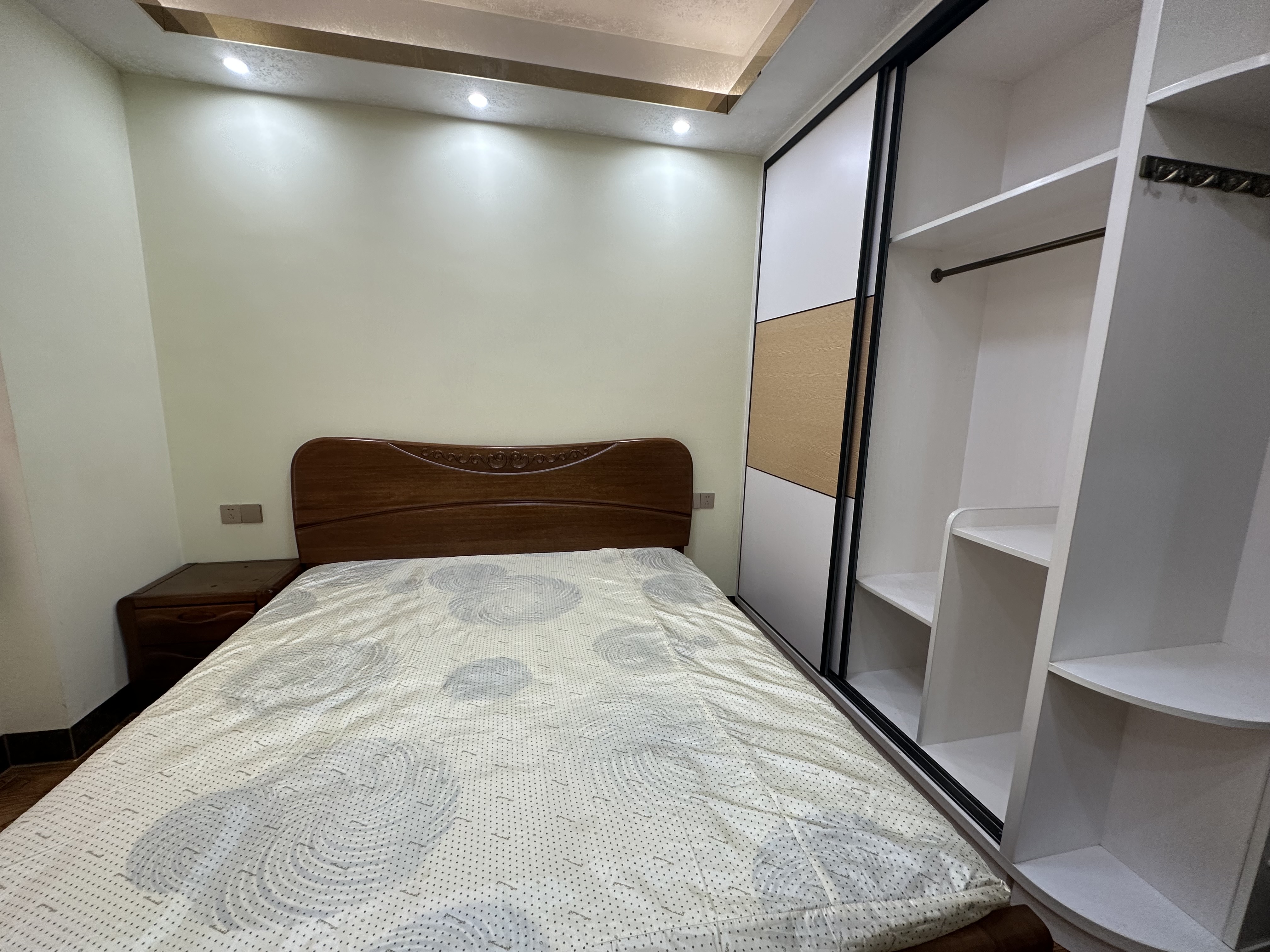 海航豪庭北苑  3室2厅2卫   6500.00元/月室内图
