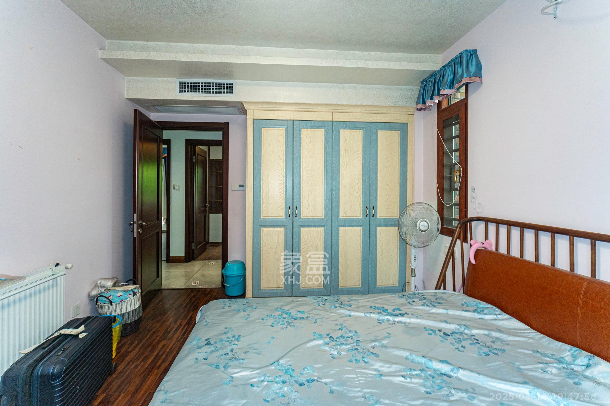 星湖湾一期洋房 7室2厅4卫 298.0万 星湖湾一期洋房 7室2厅4卫 298.0万卧室