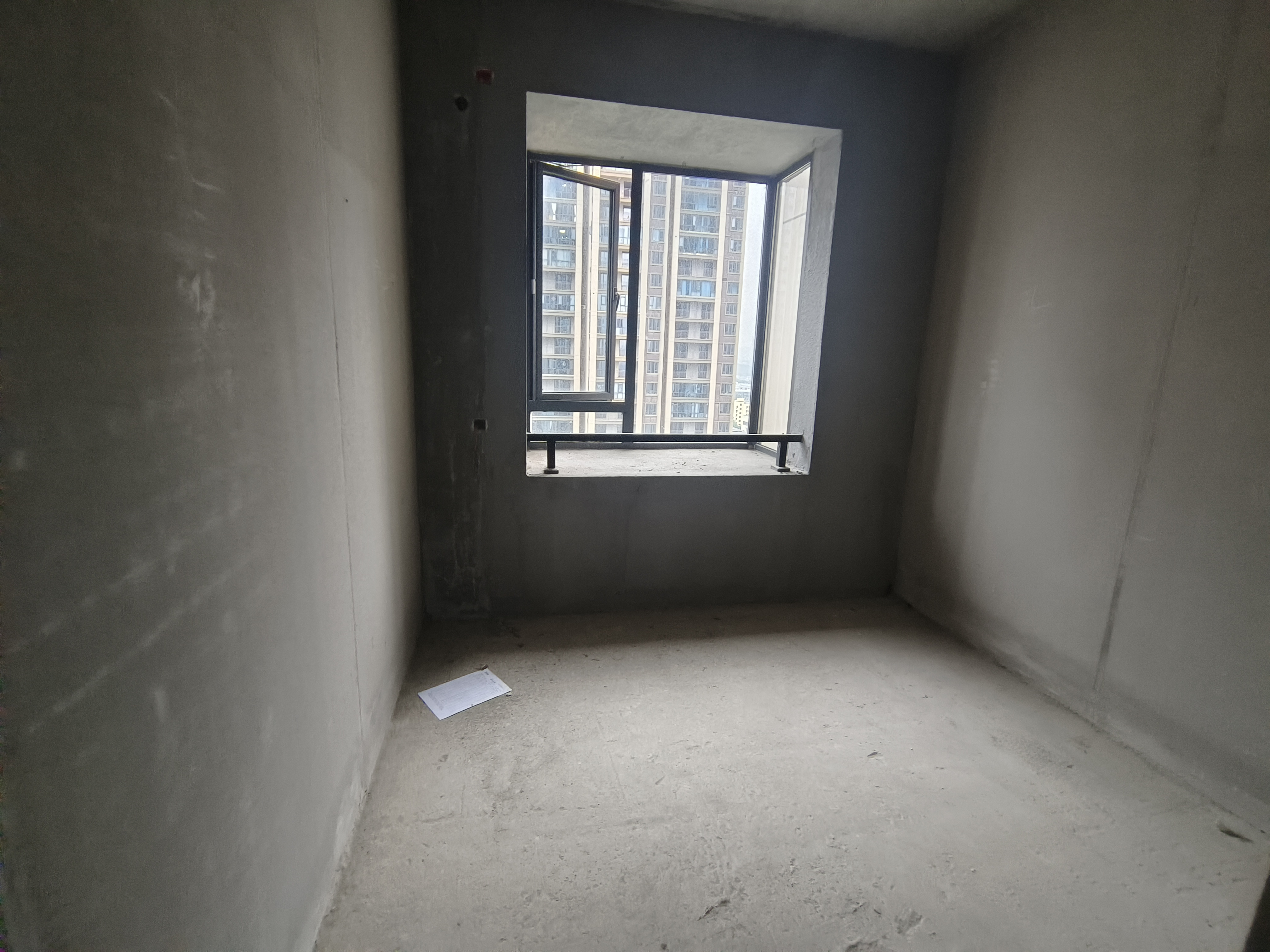 三一街区  3室2厅2卫   62.80万客厅