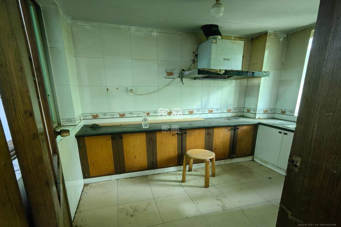 中南汽车世界 3室2厅2卫 1000.0元/月 中南汽车世界 3室2厅2卫 1000.0元/月室内图