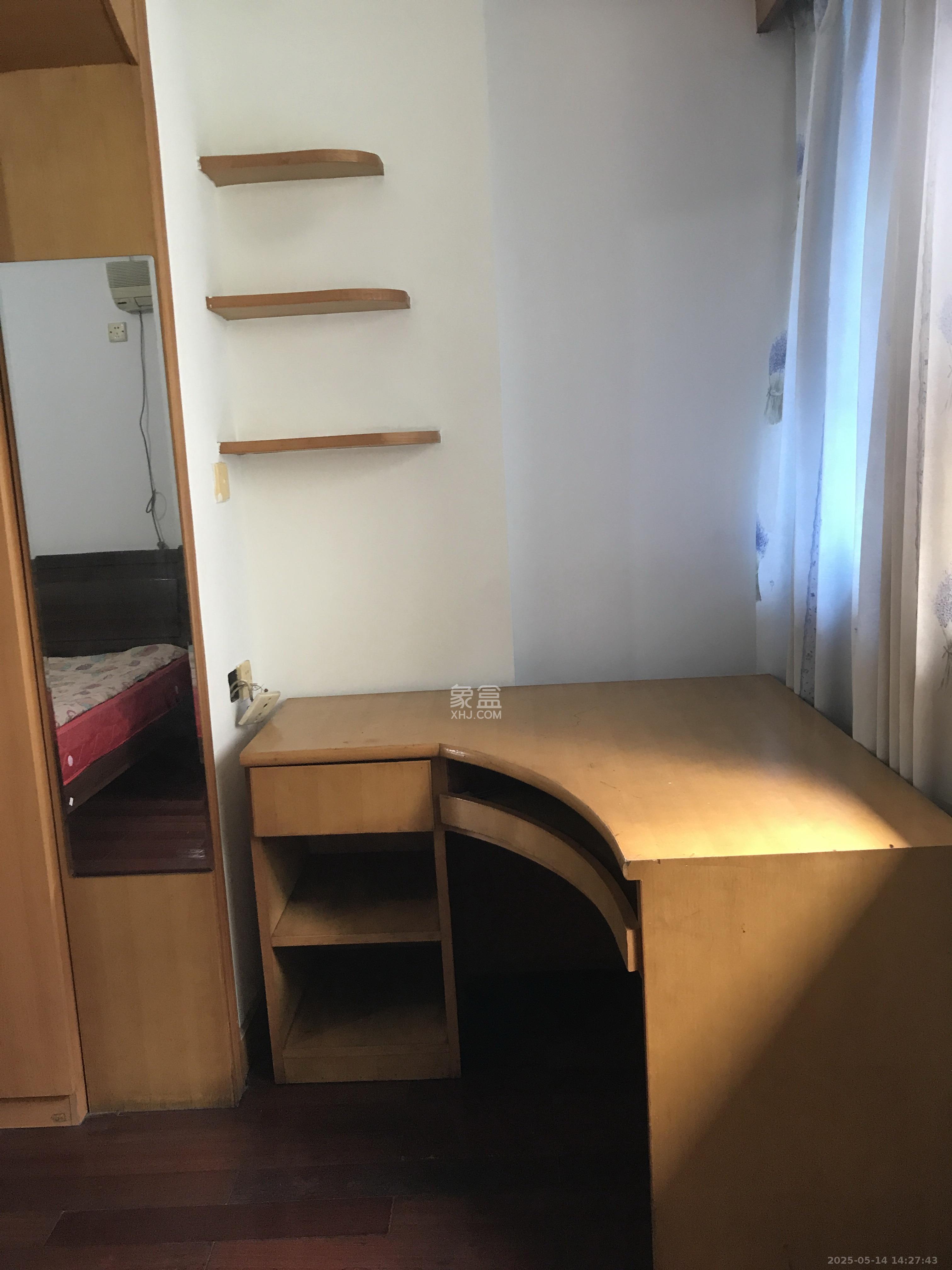 南方宿舍  2室1厅1卫   1400.00元/月室内图