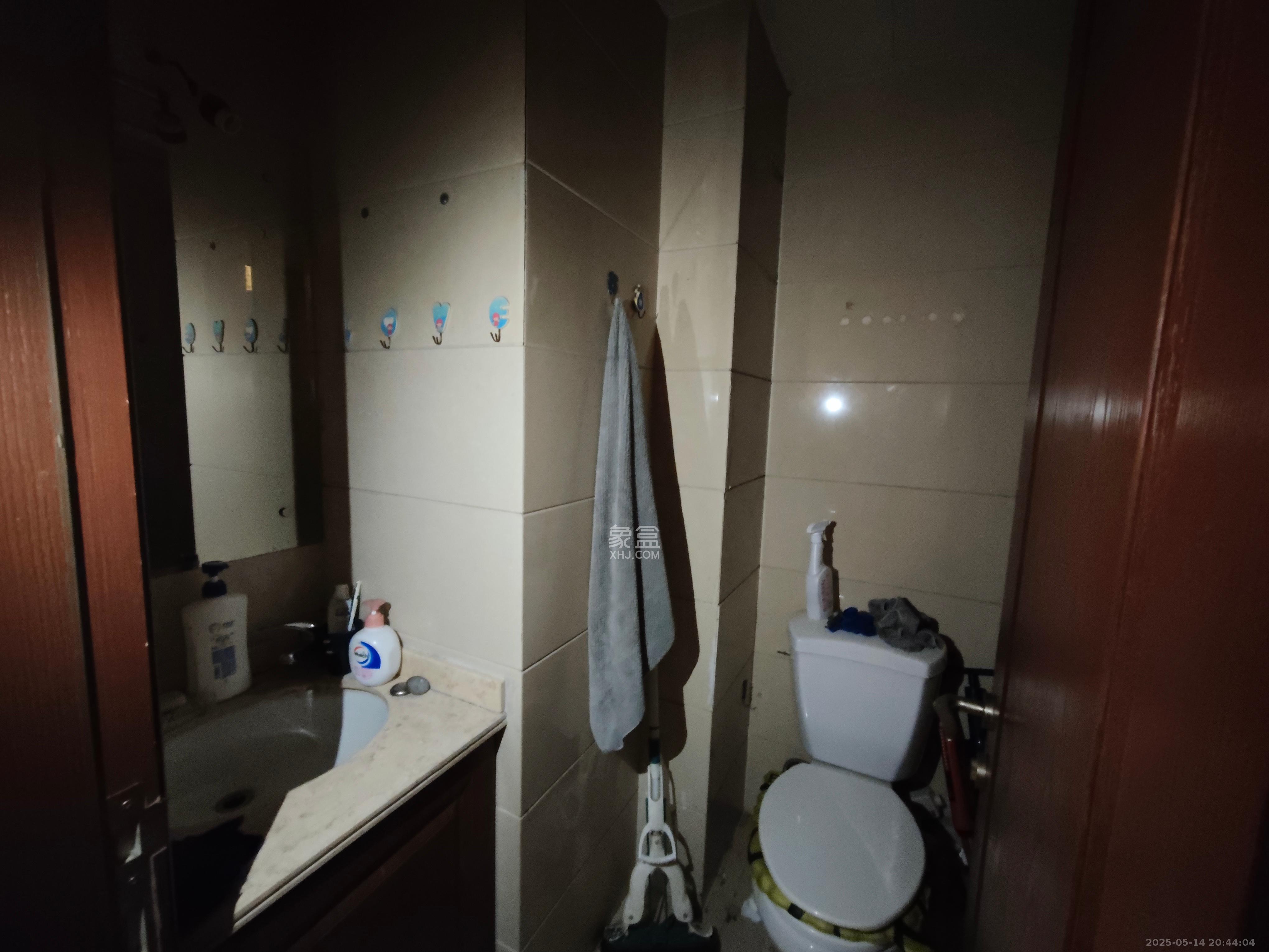 郡原居里  1室1厅1卫   1600.00元/月室内图