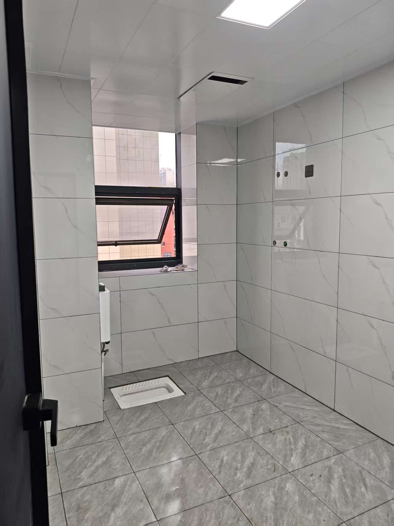 汇通国际  1室0厅0卫    2300.0元/月 汇通国际  1室0厅0卫    2300.0元/月室内图