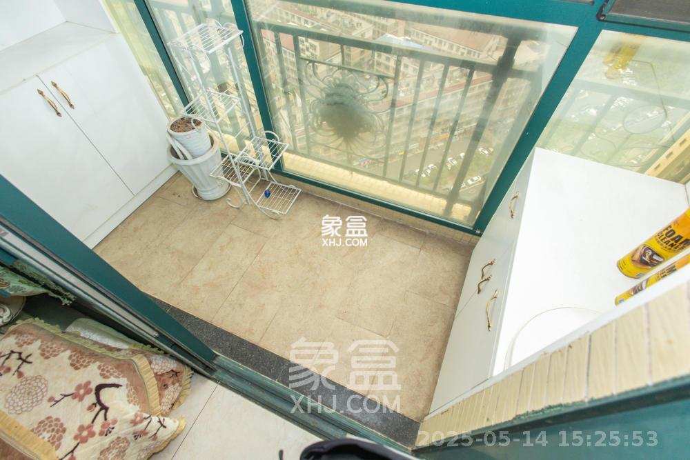 恒大翡翠华庭  3室2厅1卫    2300.0元/月 恒大翡翠华庭  3室2厅1卫    2300.0元/月室内图