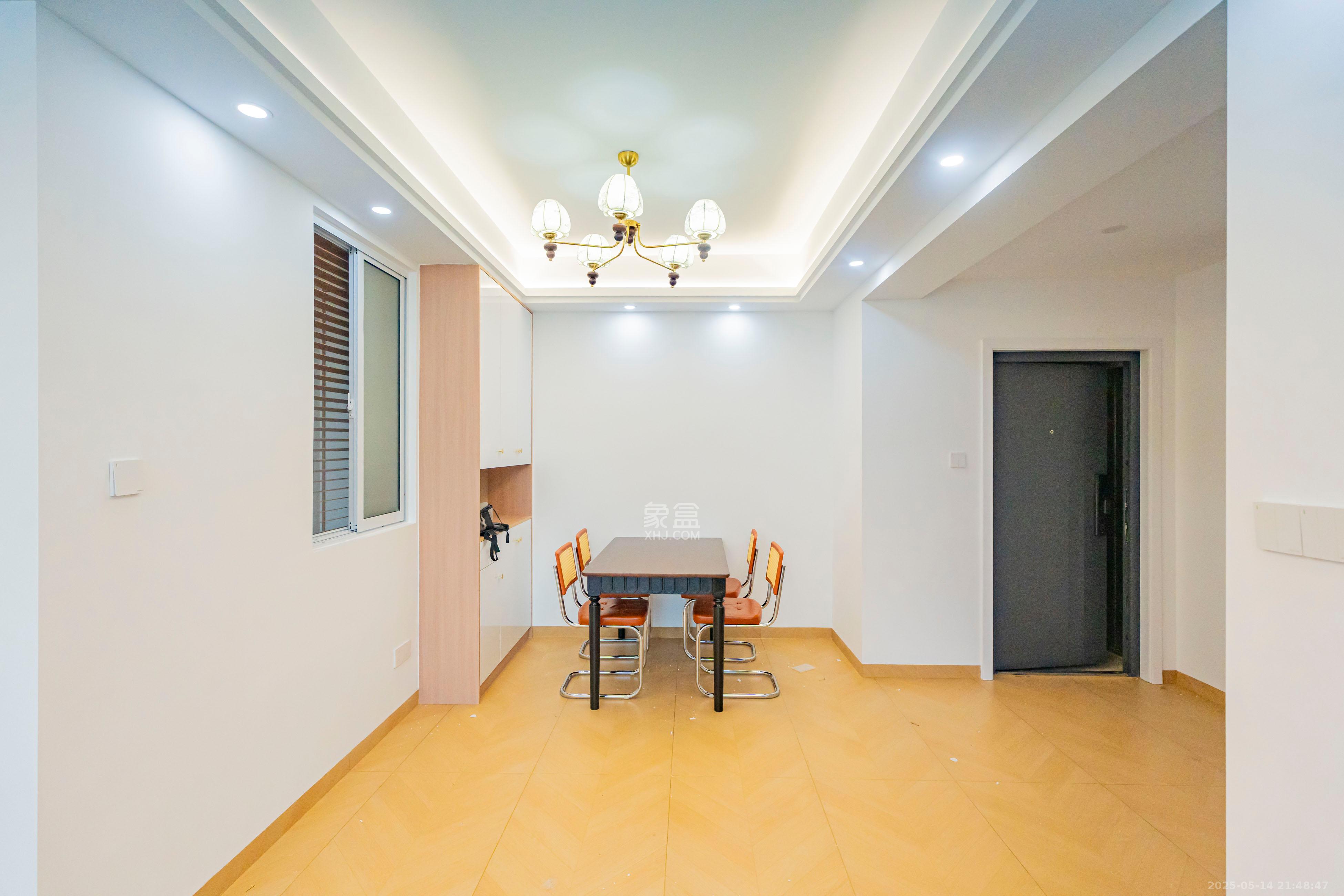 欧陆经典 3室2厅2卫 108.0万 欧陆经典 3室2厅2卫 108.0万客厅