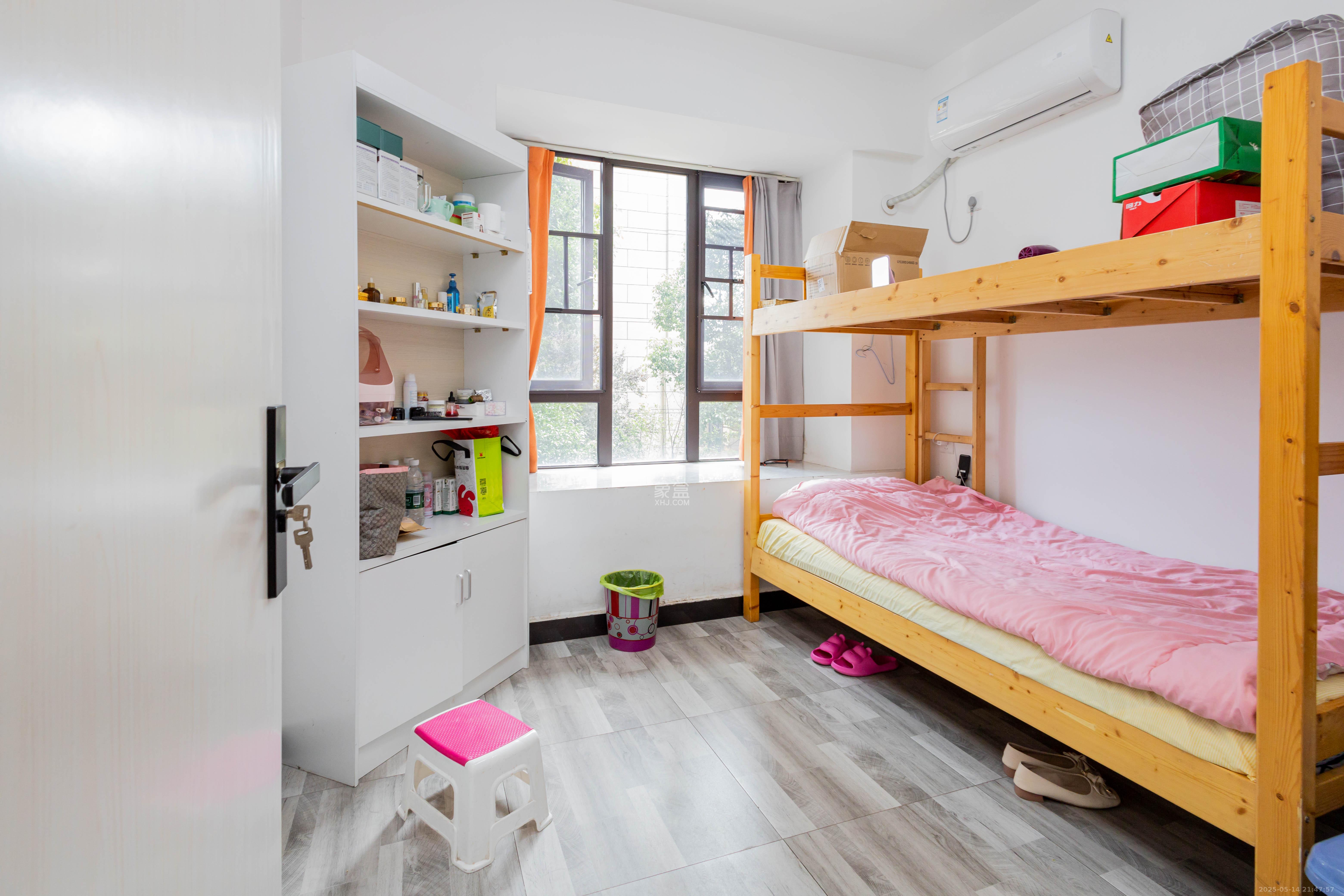 映悦星府 4室2厅2卫 73.0万 映悦星府 4室2厅2卫 73.0万卧室