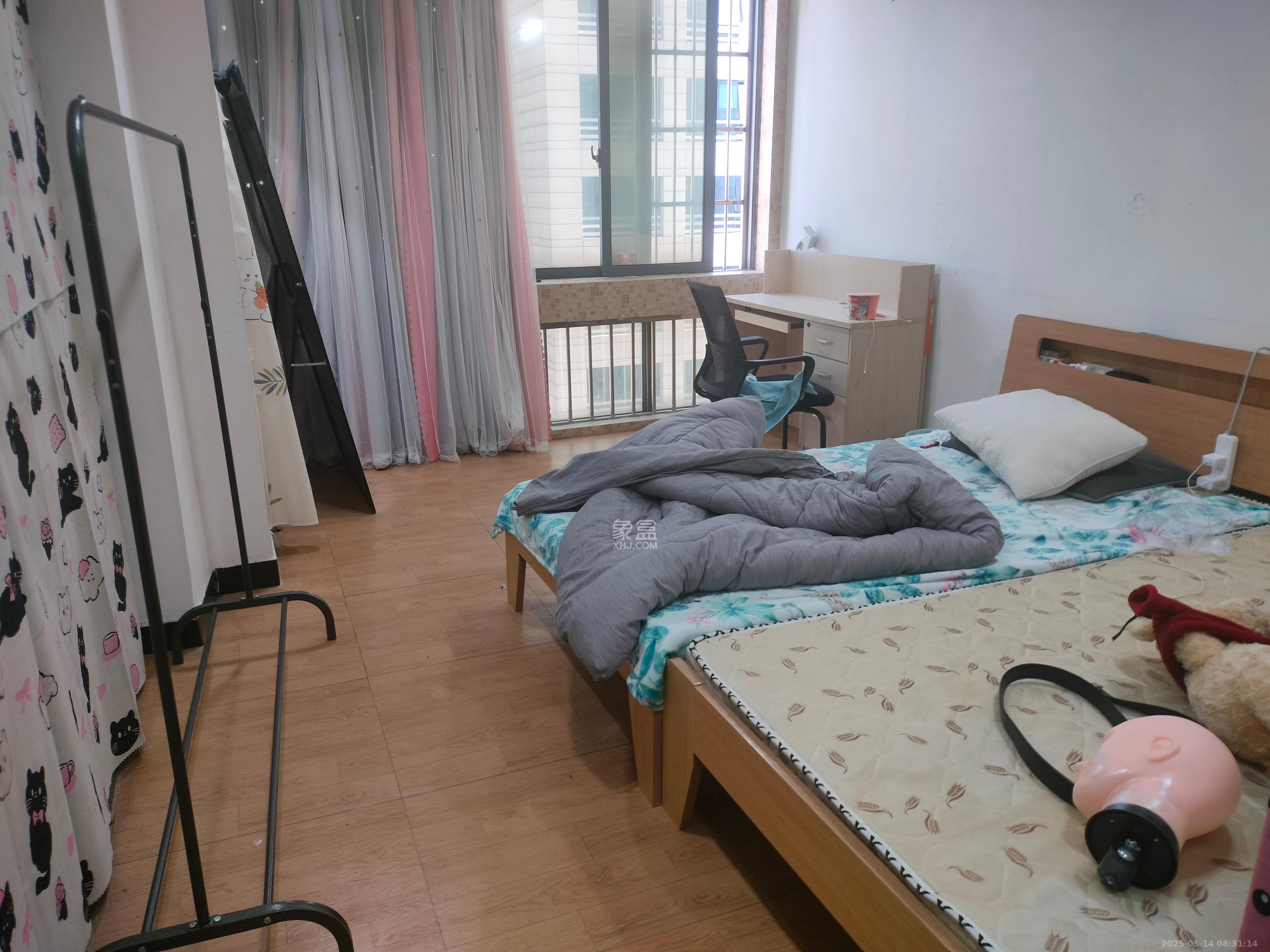 芙蓉蓉苑  3室2厅1卫   2800.00元/月室内图