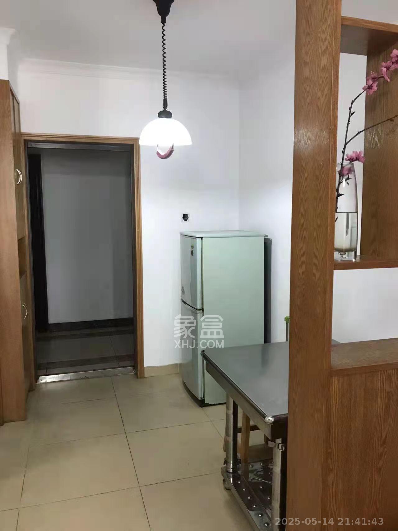 铂宫  2室1厅1卫    2700.0元/月
