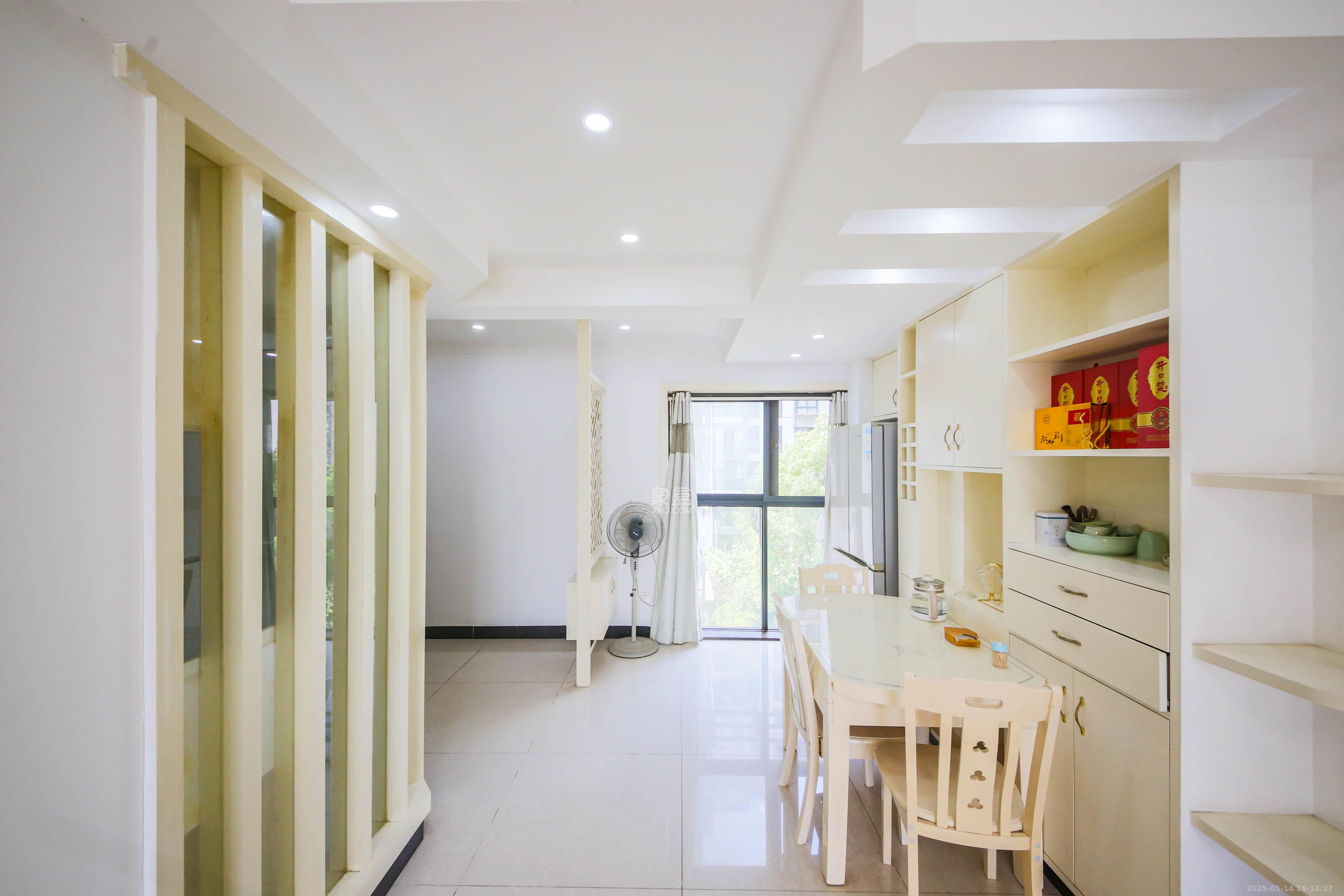 钱隆学府一、二期 2室2厅1卫 99.8万 钱隆学府一、二期 2室2厅1卫 99.8万客厅