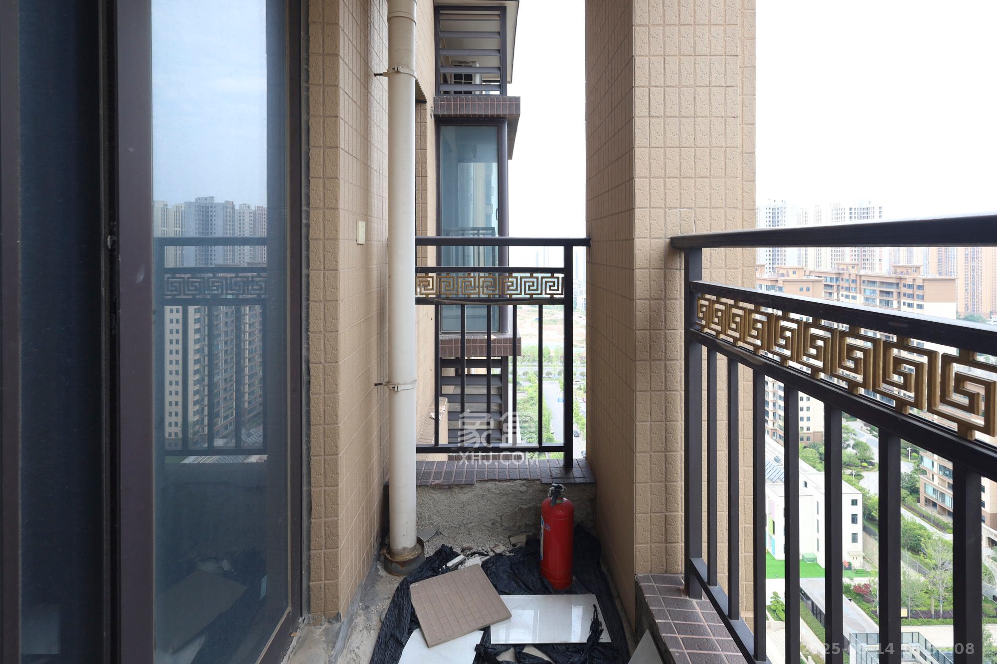 鸿邦国际城 3室2厅2卫 65.0万 鸿邦国际城 3室2厅2卫 65.0万阳台