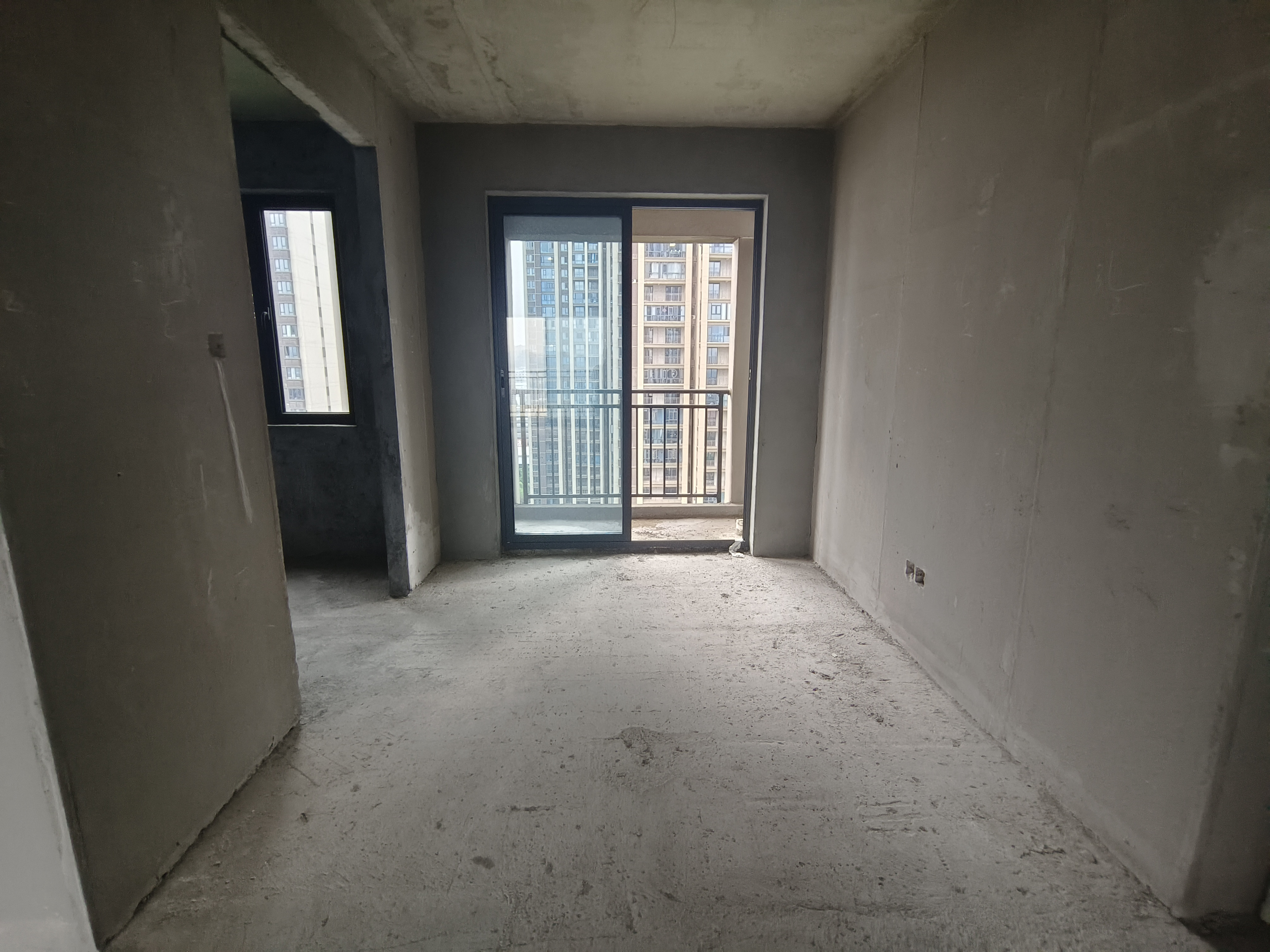 三一街区  3室2厅2卫    52.0万客厅