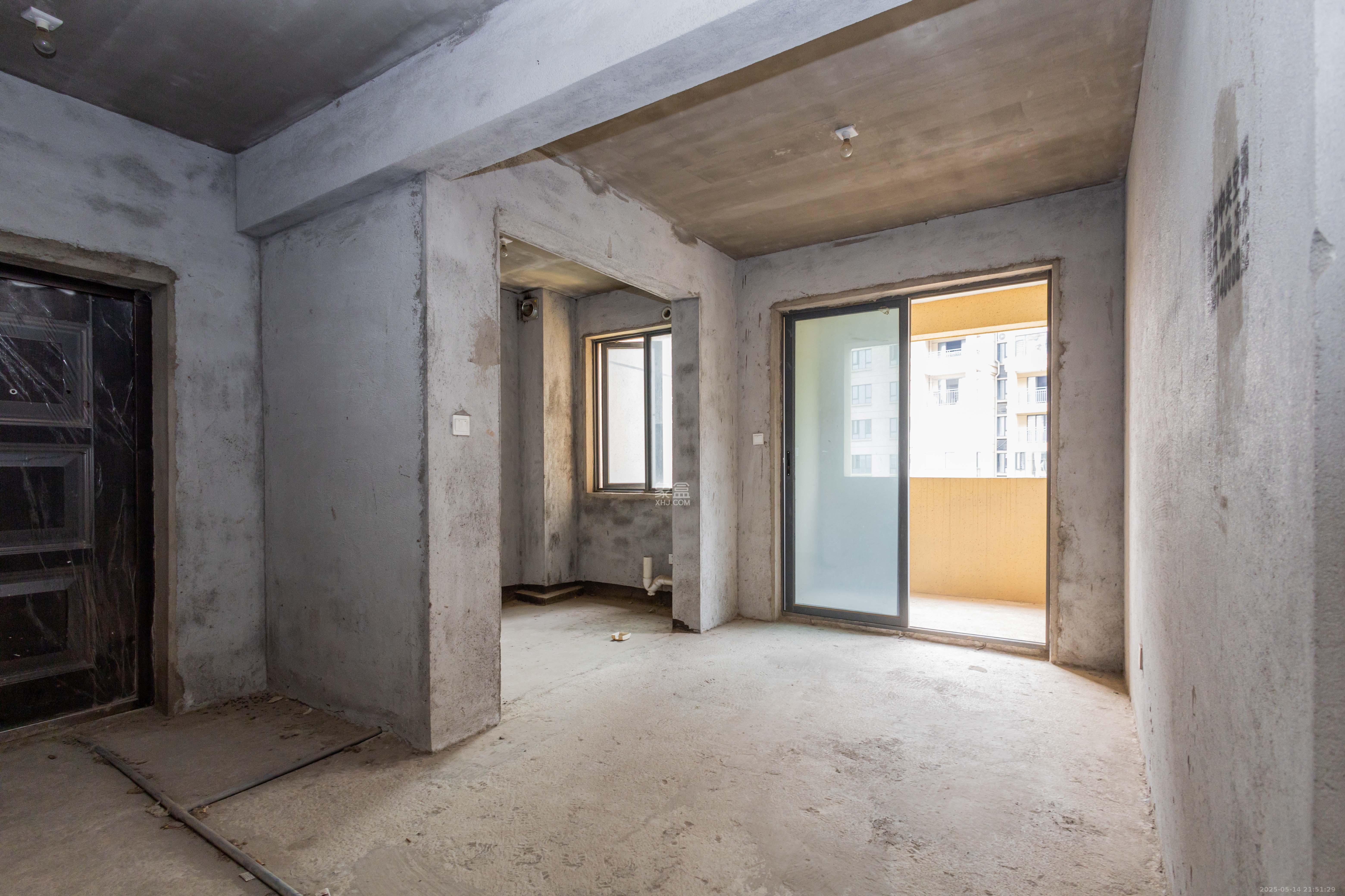 爵世名邸东湖(东湖壹号企业总部基地) 3室2厅2卫 90.8万 爵世名邸东湖(东湖壹号企业总部基地) 3室2厅2卫 90.8万客厅