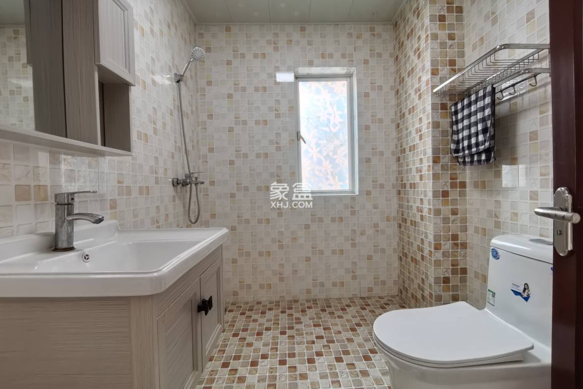 法苑里 3室2厅1卫 3300.00元/月 法苑里 3室2厅1卫 3300.00元/月室内图