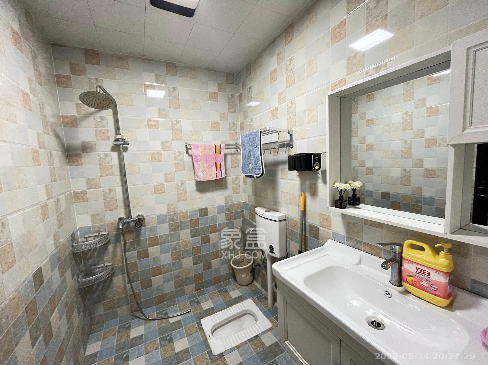 江南华府  1室1厅1卫    1600.0元/月 江南华府  1室1厅1卫    1600.0元/月室内图