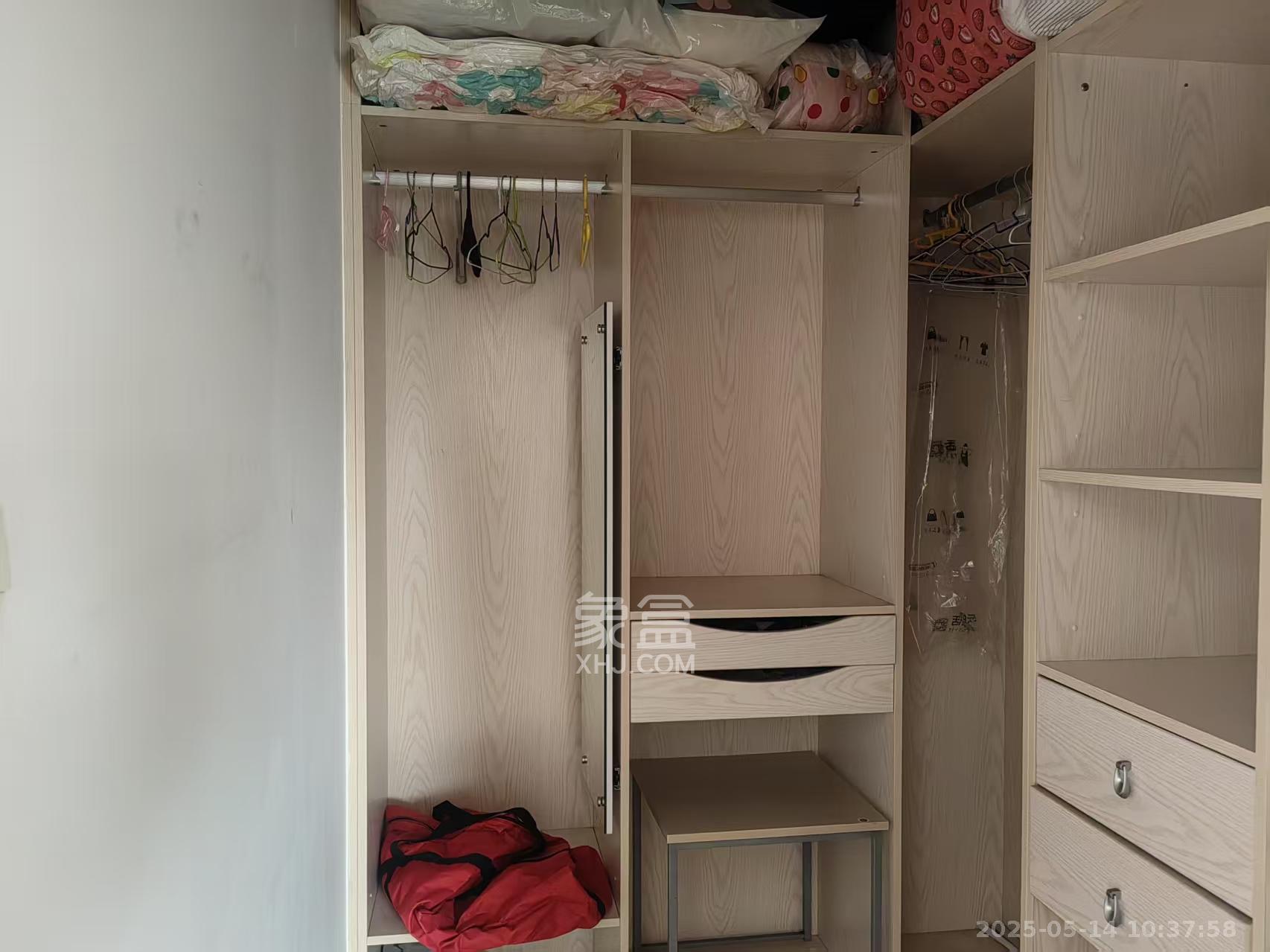 荷花园电信宿舍(天辰荷花苑) 3室2厅2卫 3600.0元/月 荷花园电信宿舍(天辰荷花苑) 3室2厅2卫 3600.0元/月室内图