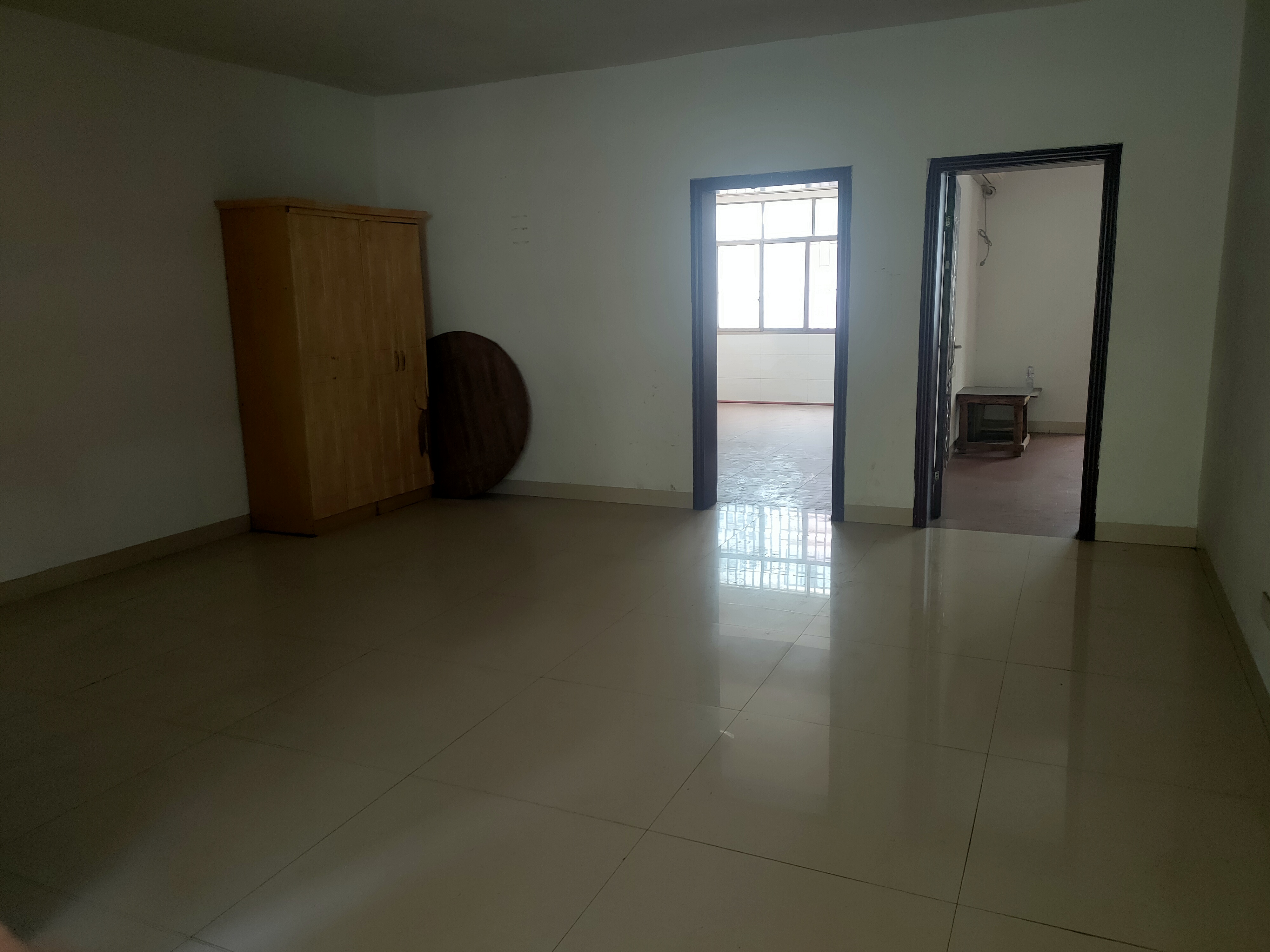 互助小区 3室2厅2卫 800.0元/月 互助小区 3室2厅2卫 800.0元/月室内图