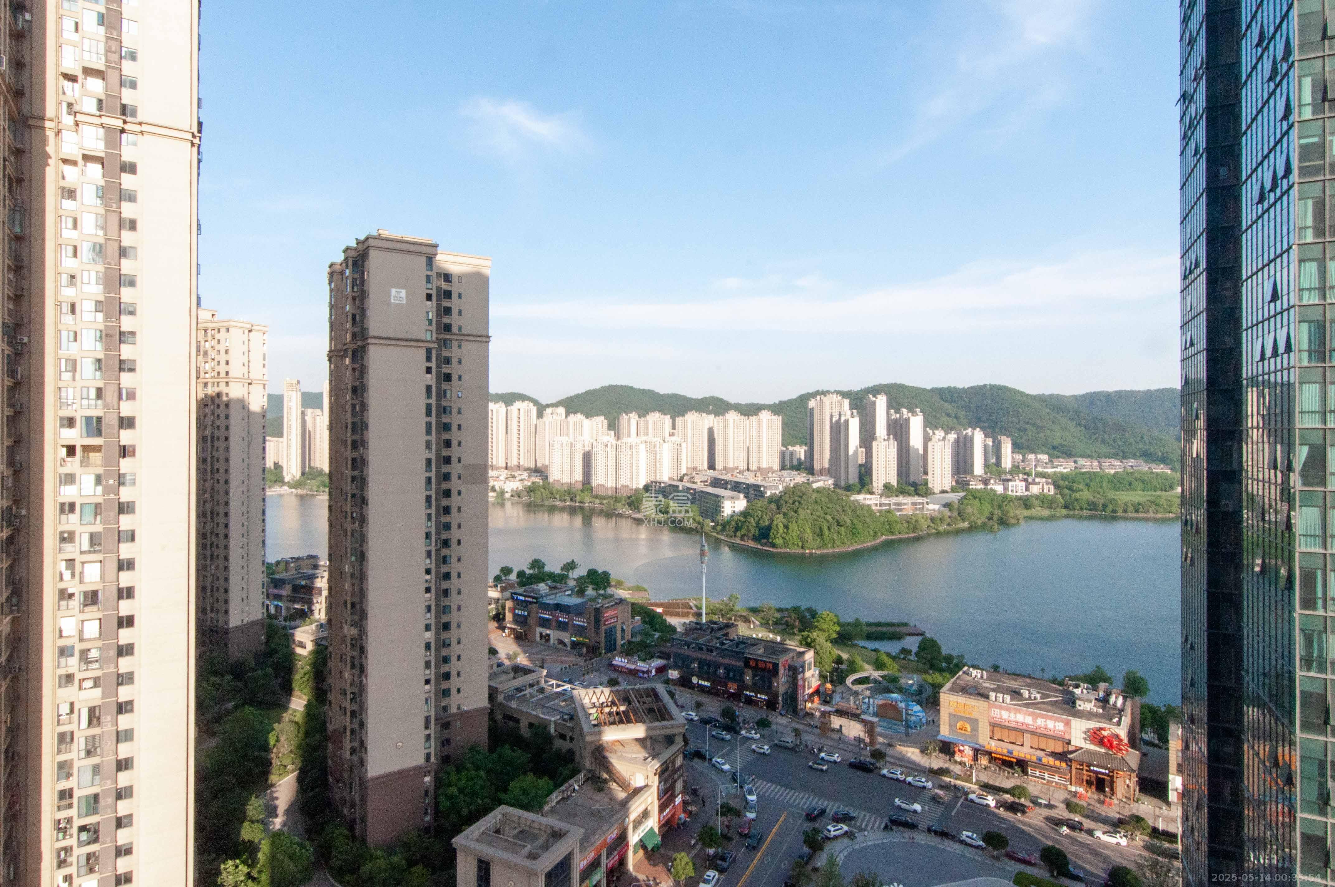 中建梅溪湖中心  4室2厅3卫   300.00万其他