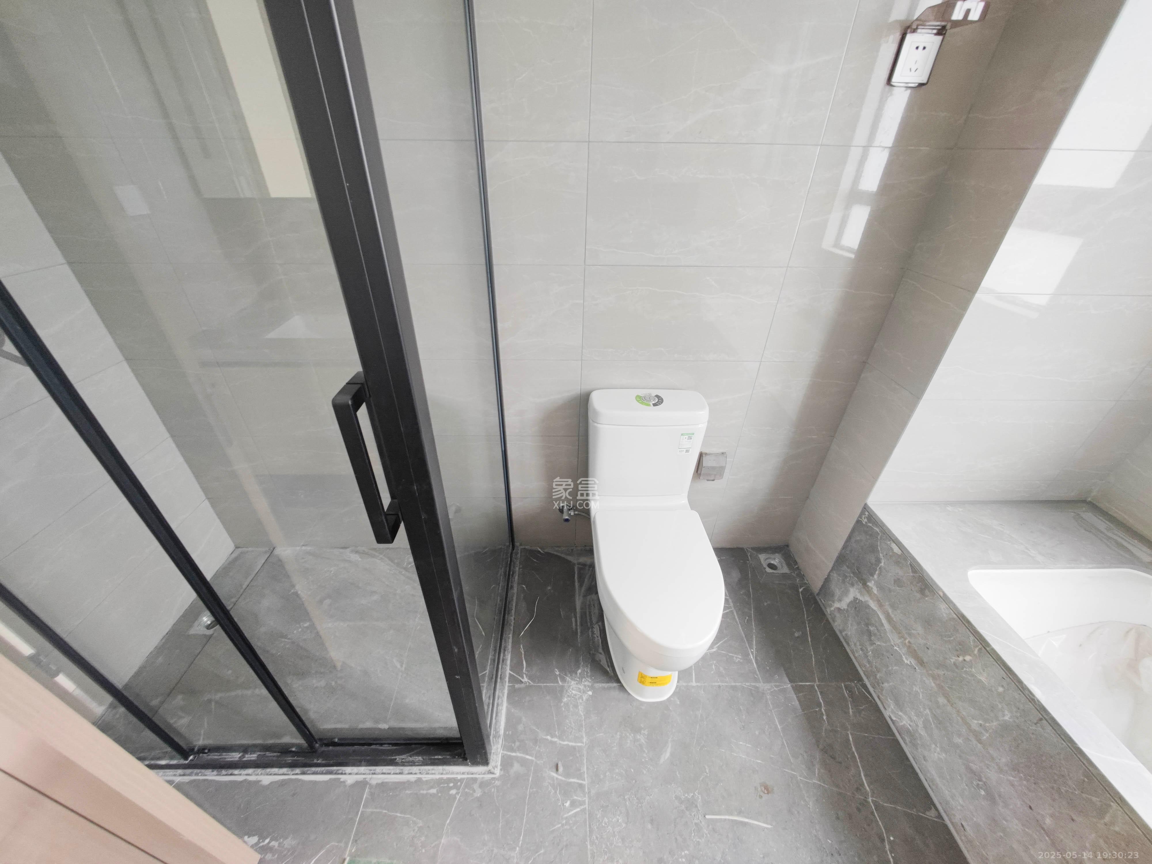 中海星樾府 4室2厅1卫 326.0万 中海星樾府 4室2厅1卫 326.0万卫生间