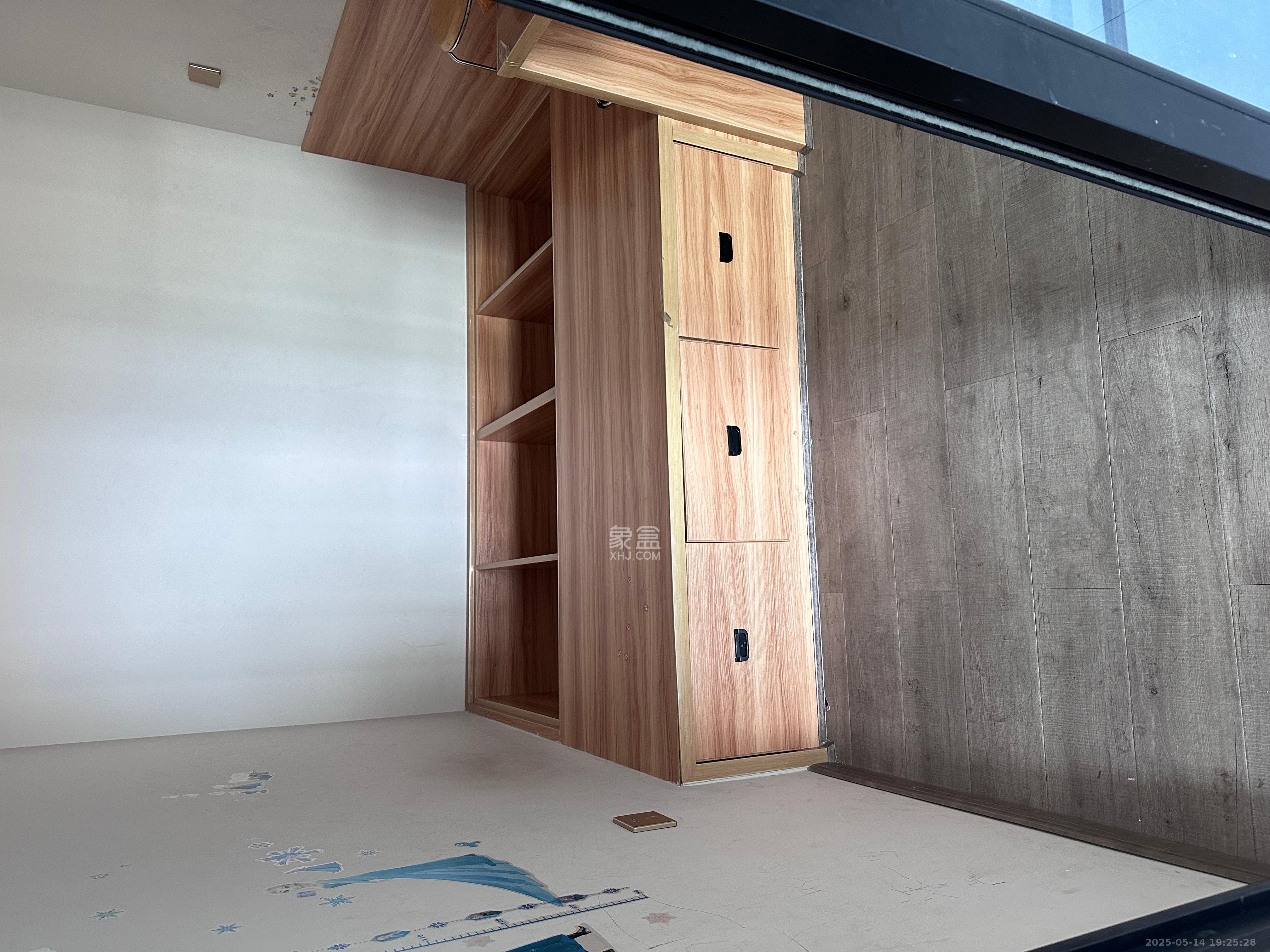 新盛珑璟台 3室2厅1卫 2000.0元/月 新盛珑璟台 3室2厅1卫 2000.0元/月室内图