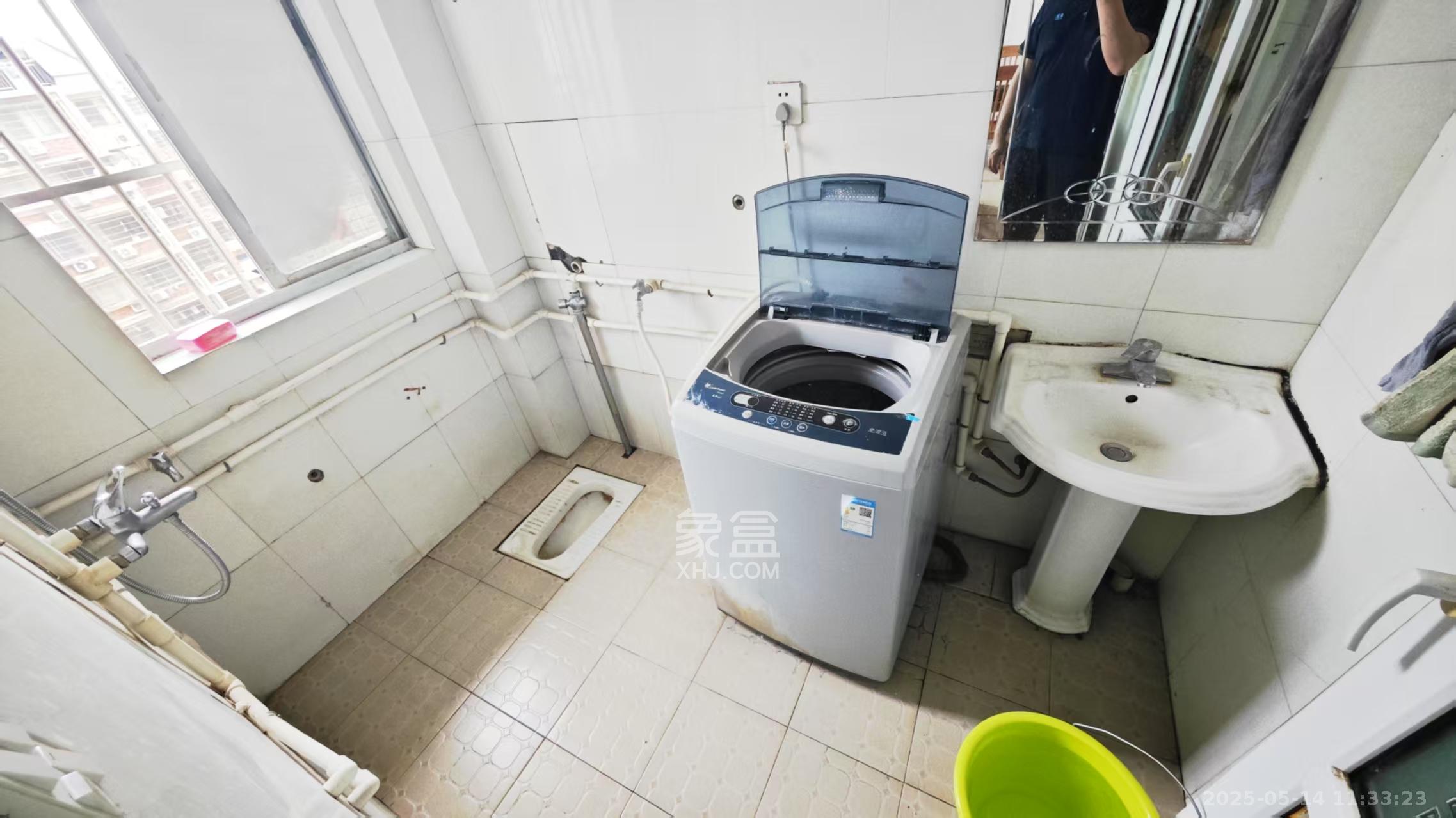 月湖安置小区（马栏山小区）  3室2厅2卫   1600.00元/月室内图