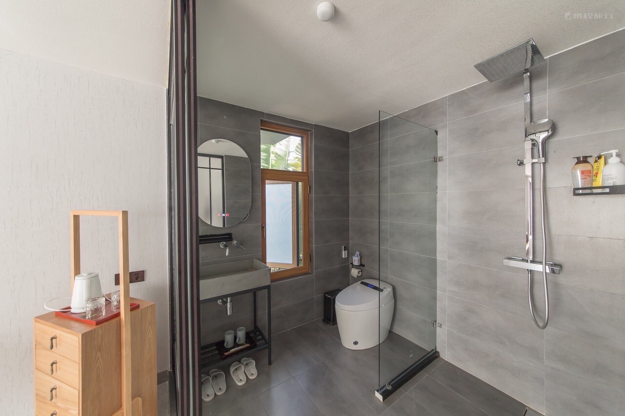 鸿洲江山 7室2厅2卫 16000.0元/月 鸿洲江山 7室2厅2卫 16000.0元/月室内图