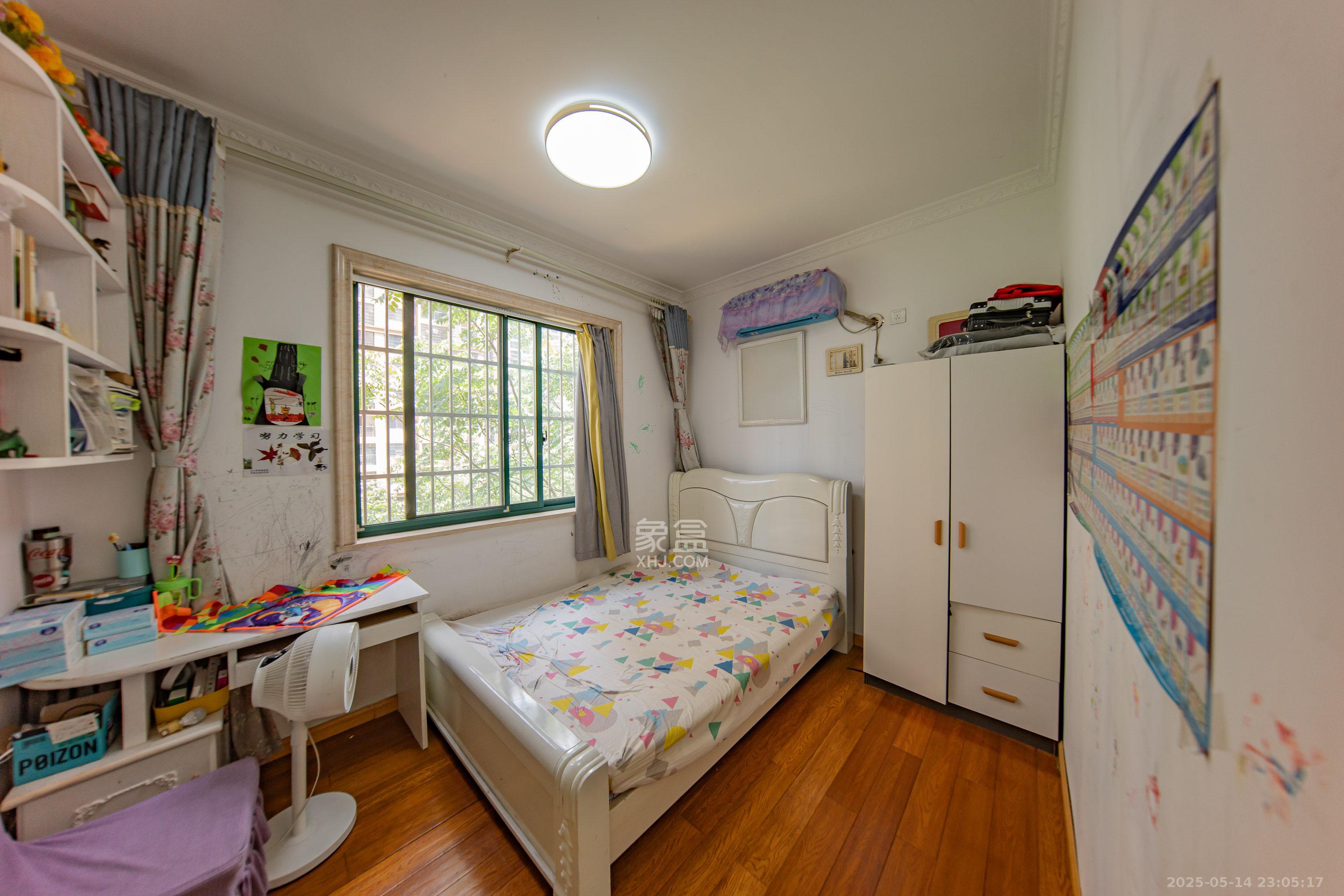 洋湖时代 3室2厅2卫 73.8万 洋湖时代 3室2厅2卫 73.8万卧室