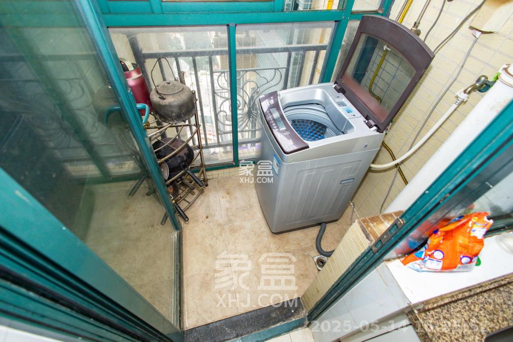 恒大翡翠华庭  3室2厅1卫    2300.0元/月 恒大翡翠华庭  3室2厅1卫    2300.0元/月室内图