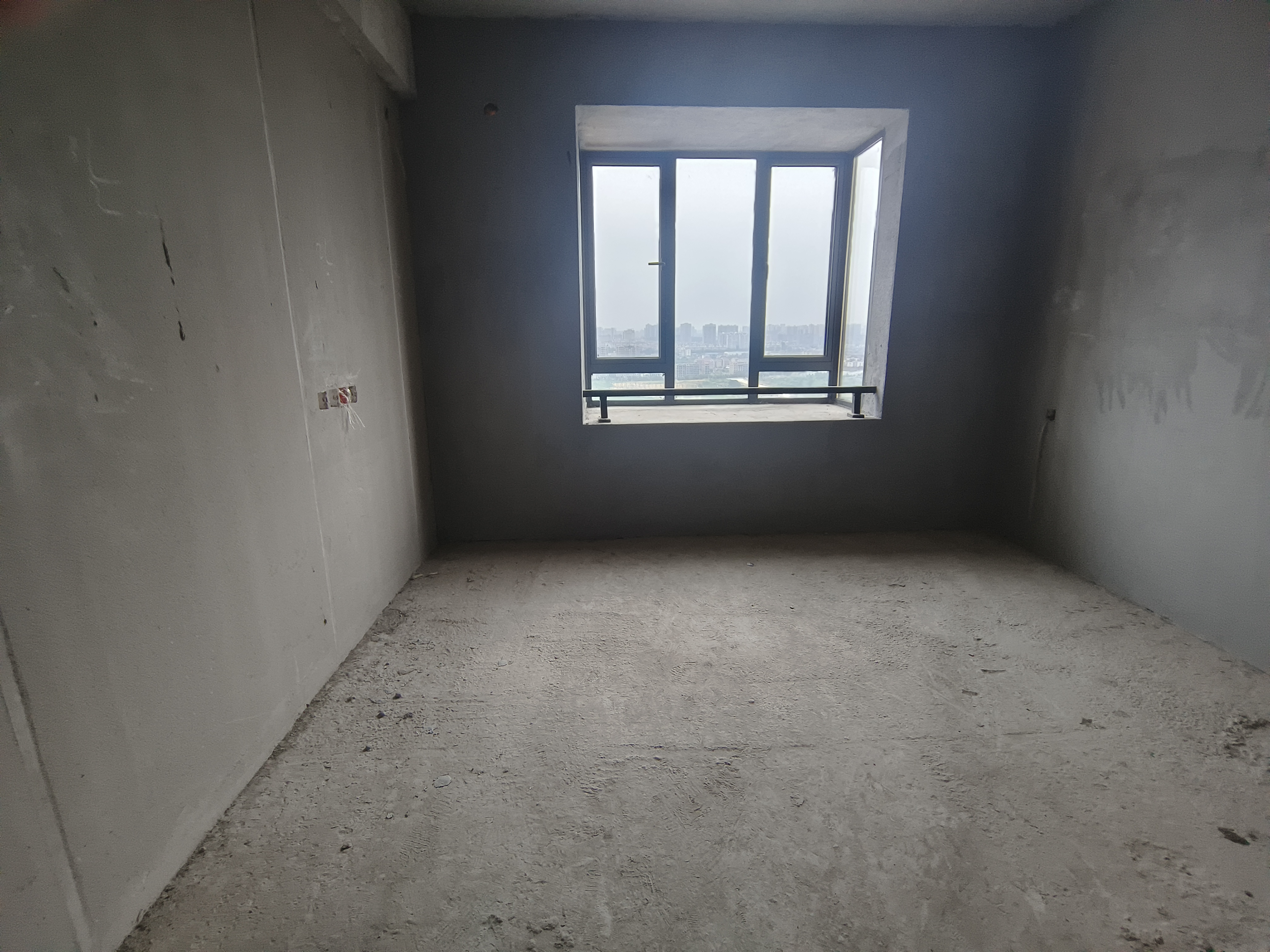 三一街区  3室2厅2卫   52.80万