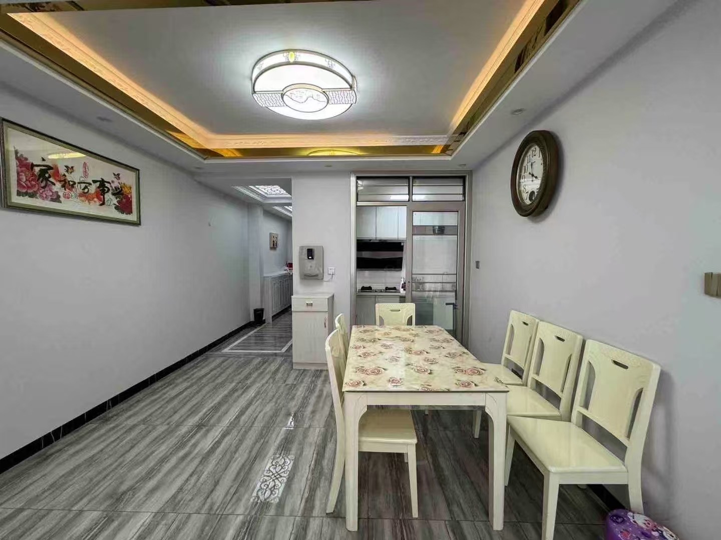 五洲锦城  3室2厅1卫    2200.0元/月 五洲锦城  3室2厅1卫    2200.0元/月室内图