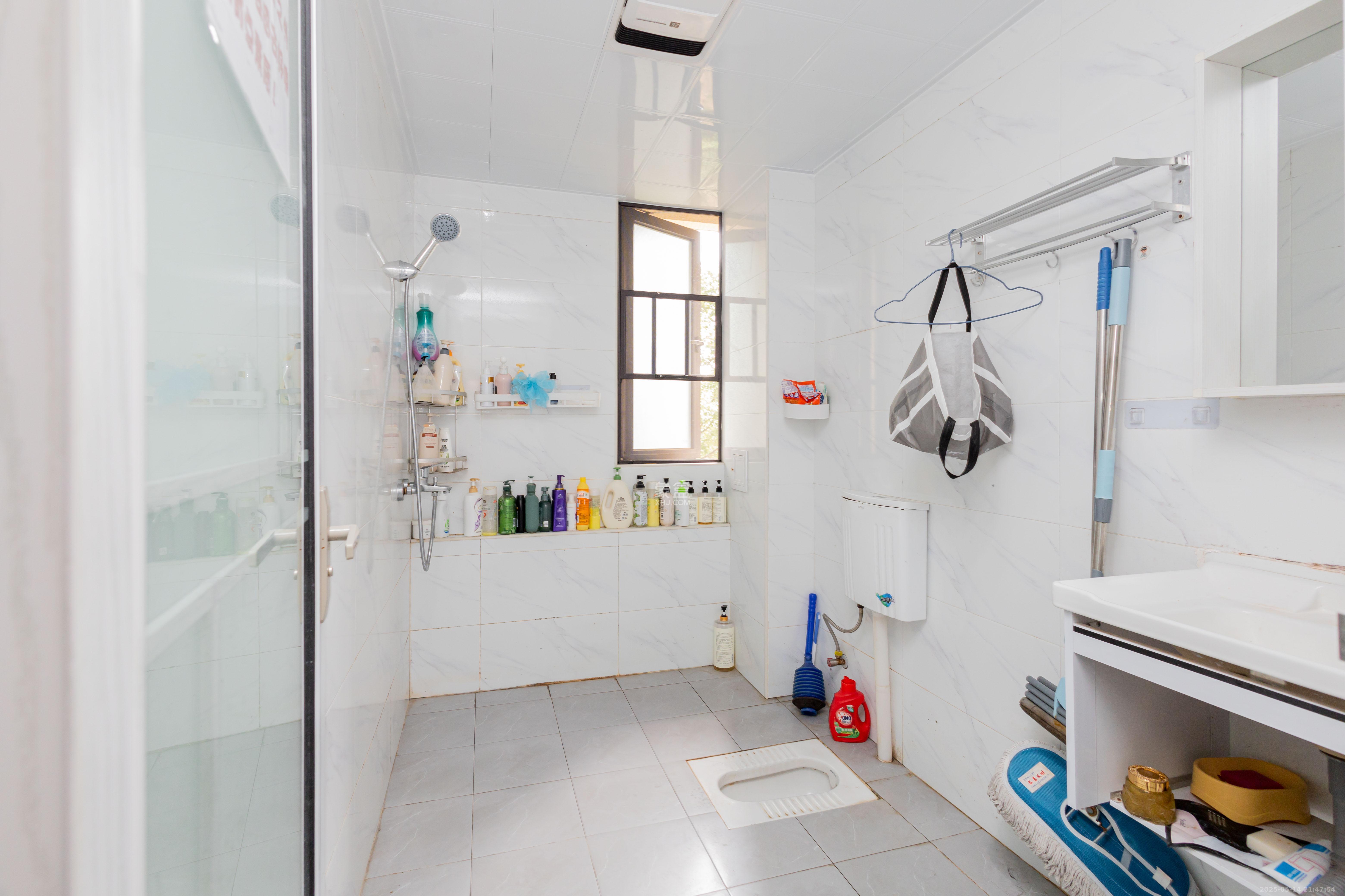 映悦星府 4室2厅2卫 73.0万 映悦星府 4室2厅2卫 73.0万卫生间