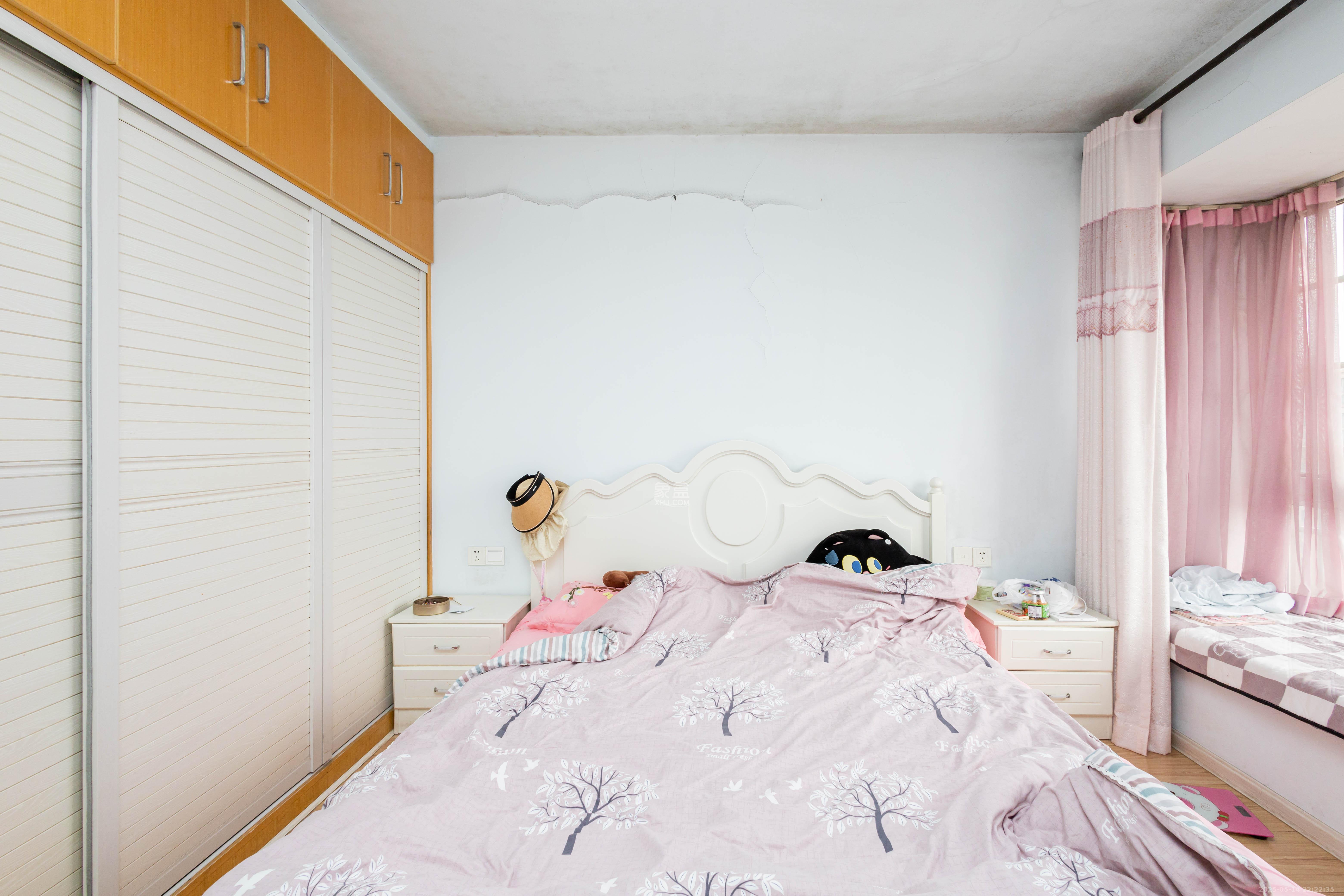 东业苹果社区 2室2厅1卫 39.5万 东业苹果社区 2室2厅1卫 39.5万卧室