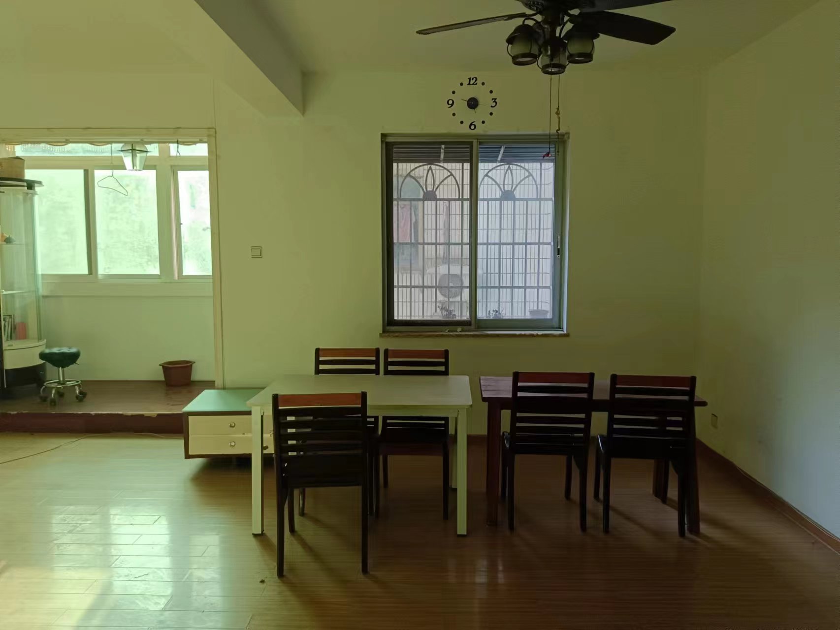 城中城 3室2厅1卫 2400.0元/月 城中城 3室2厅1卫 2400.0元/月室内图