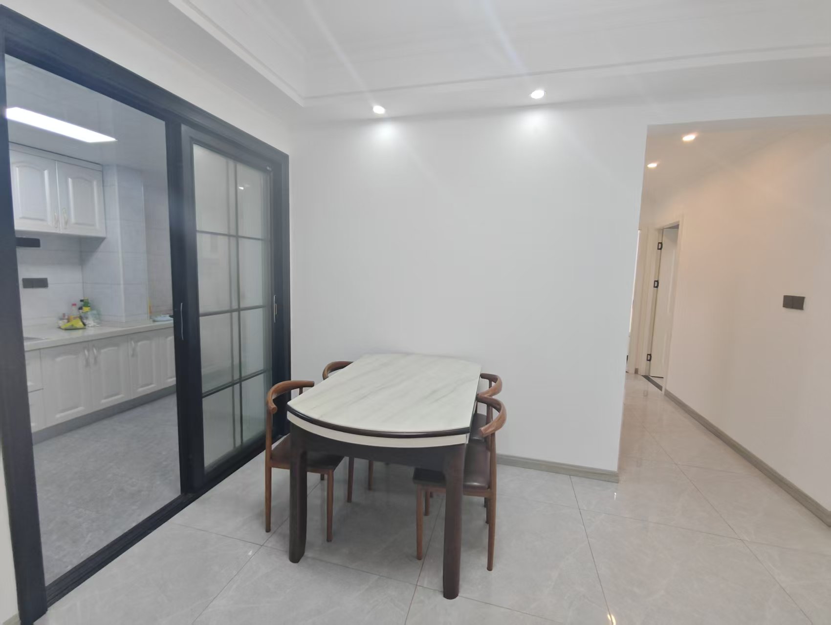 珠江帝景山庄 3室0厅0卫 1800.0元/月 珠江帝景山庄 3室0厅0卫 1800.0元/月室内图