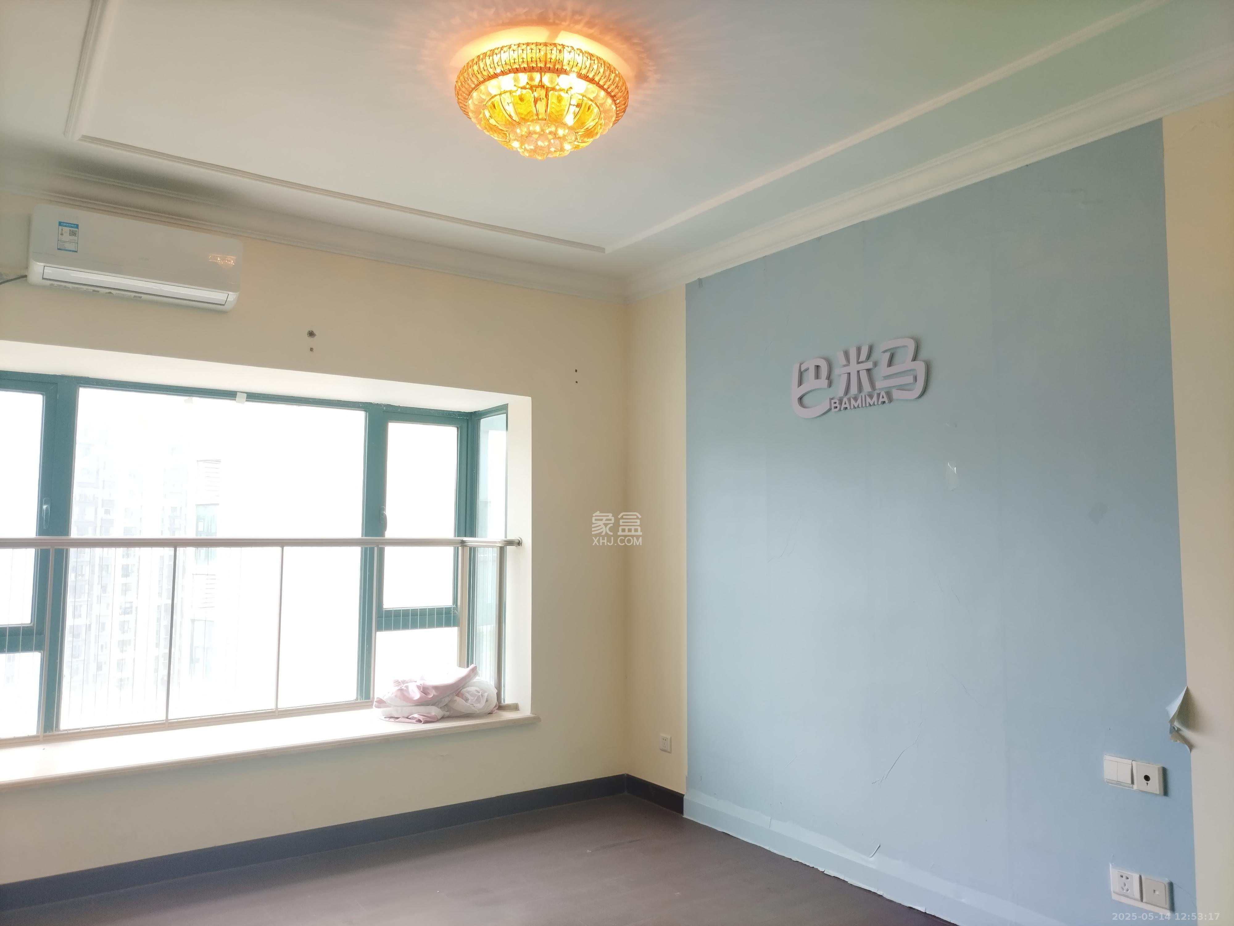 恒大翡翠华庭  3室2厅2卫    1800.0元/月 恒大翡翠华庭  3室2厅2卫    1800.0元/月室内图