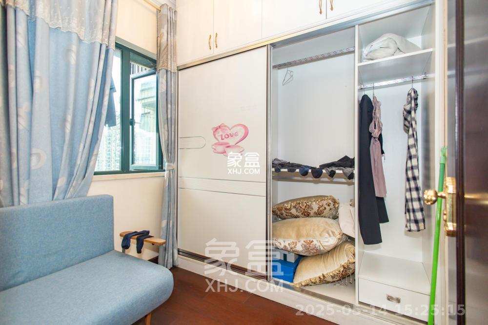 恒大翡翠华庭  3室2厅1卫    2300.0元/月 恒大翡翠华庭  3室2厅1卫    2300.0元/月室内图