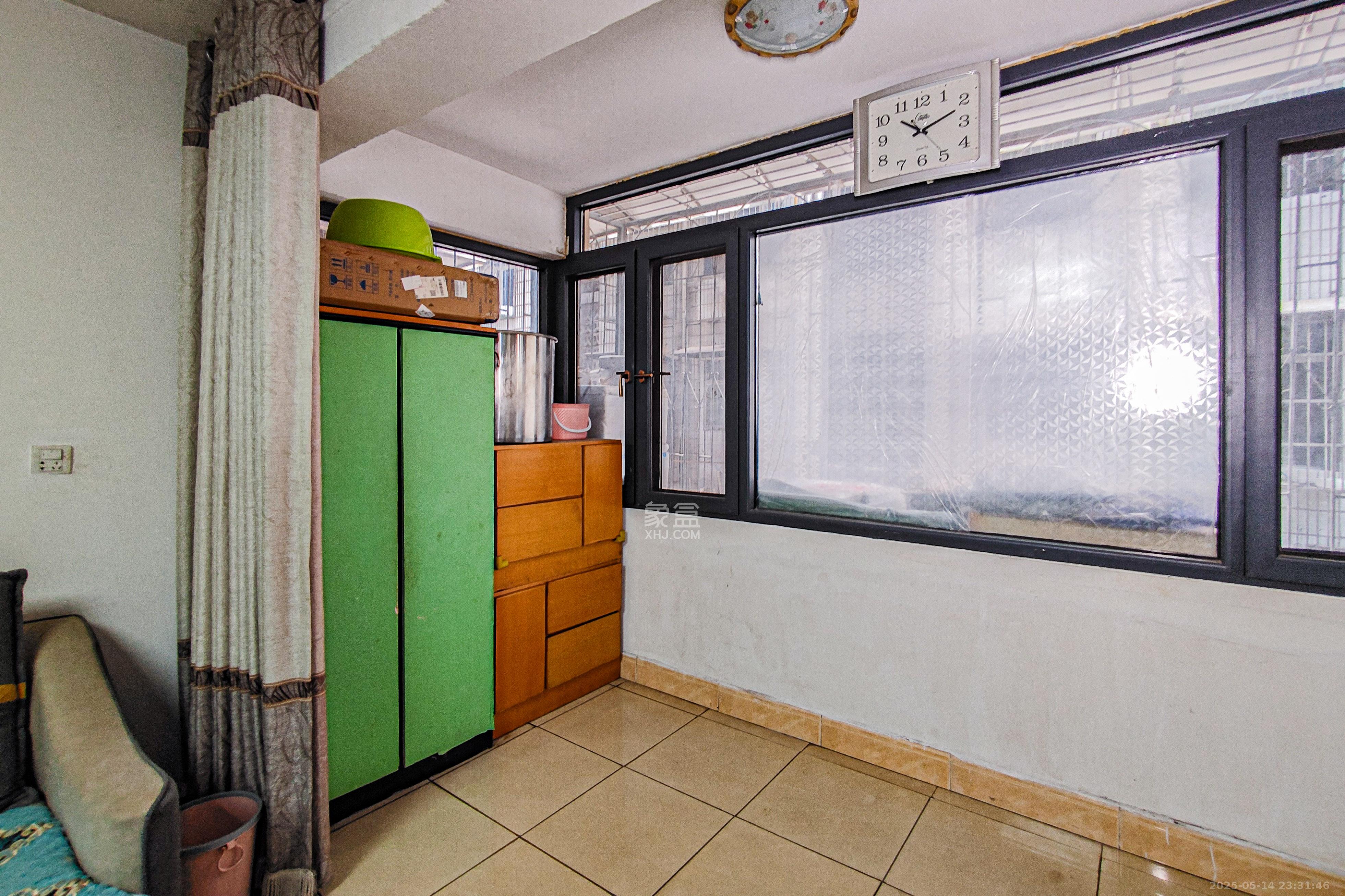 楚湘街二条巷散盘 3室2厅2卫 119.8万 楚湘街二条巷散盘 3室2厅2卫 119.8万阳台