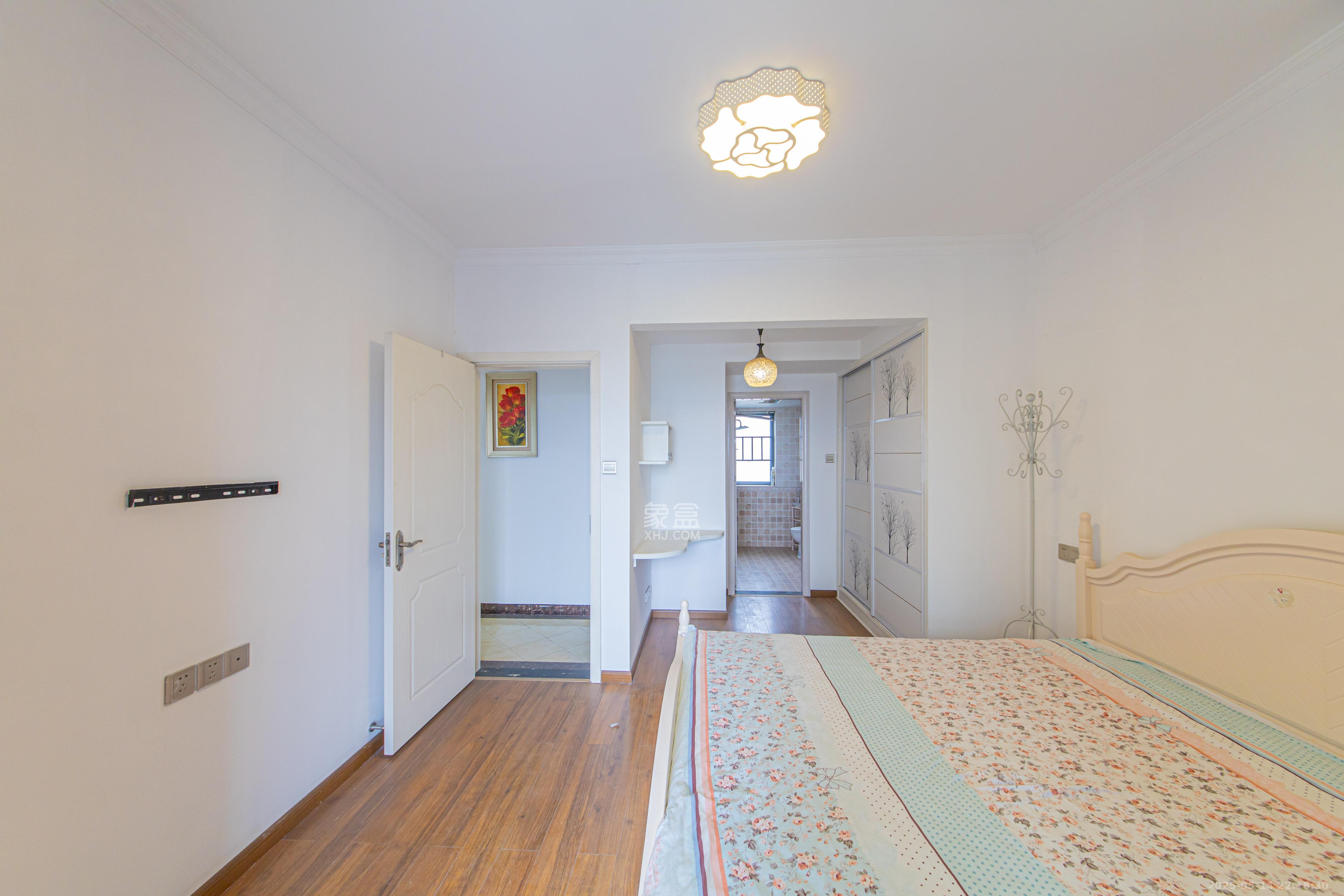 中建芙蓉嘉苑 3室2厅2卫 107.0万 中建芙蓉嘉苑 3室2厅2卫 107.0万卧室