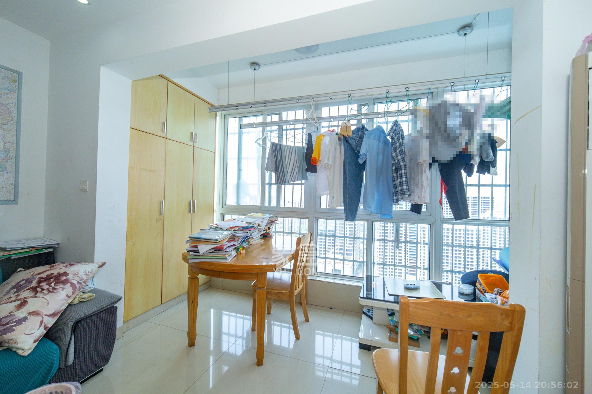 时代星城 3室2厅2卫 65.8万 时代星城 3室2厅2卫 65.8万阳台