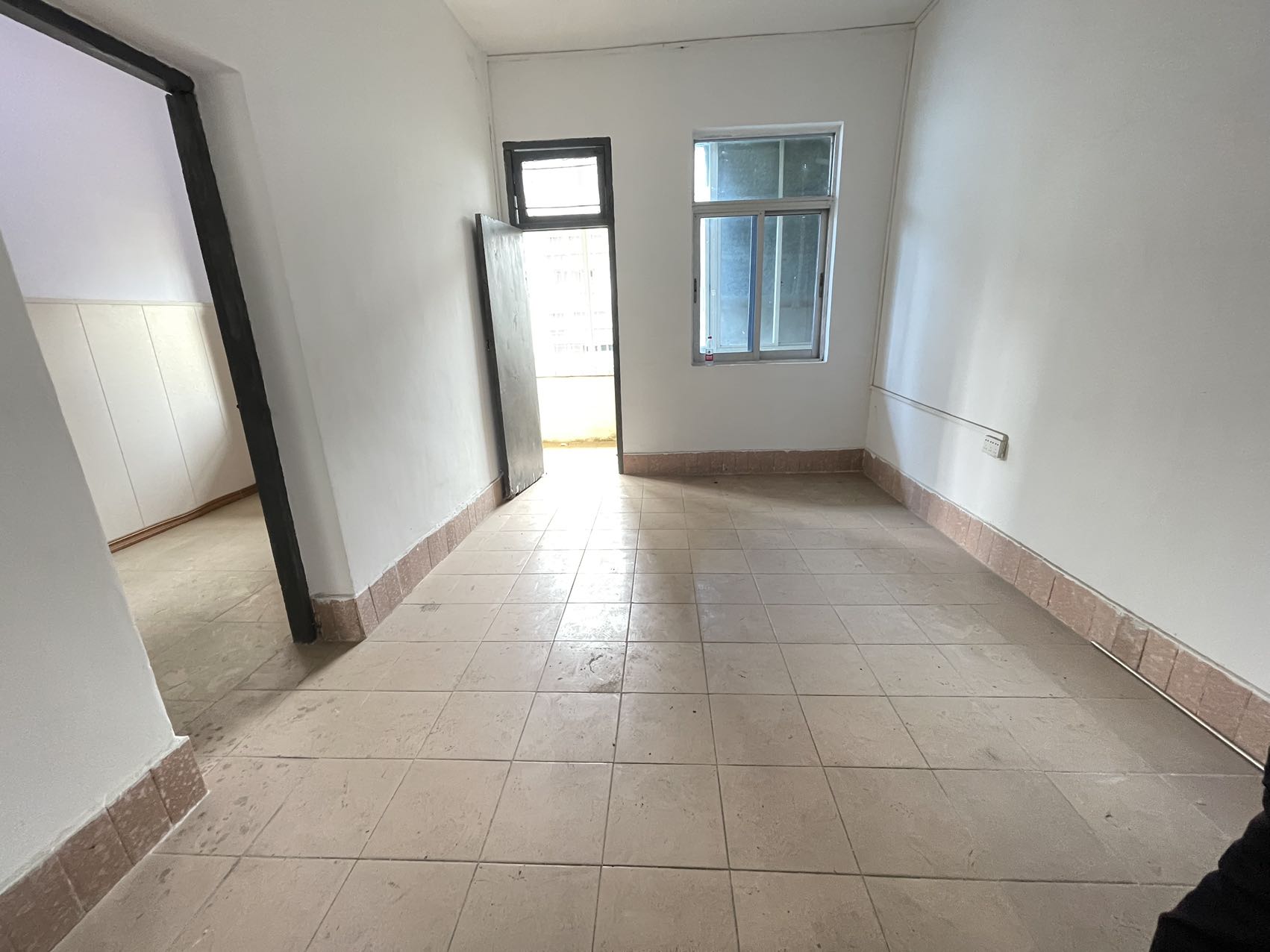 市建筑设计院宿舍(龙华二横路8号) 1室2厅1卫 58.0万 市建筑设计院宿舍(龙华二横路8号) 1室2厅1卫 58.0万室内图