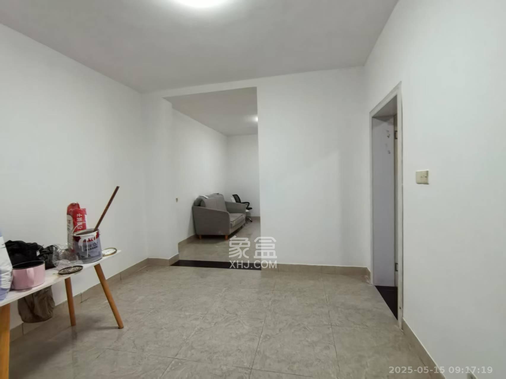 中建五局信和苑三区 3室2厅1卫 1500.0元/月 中建五局信和苑三区 3室2厅1卫 1500.0元/月室内图