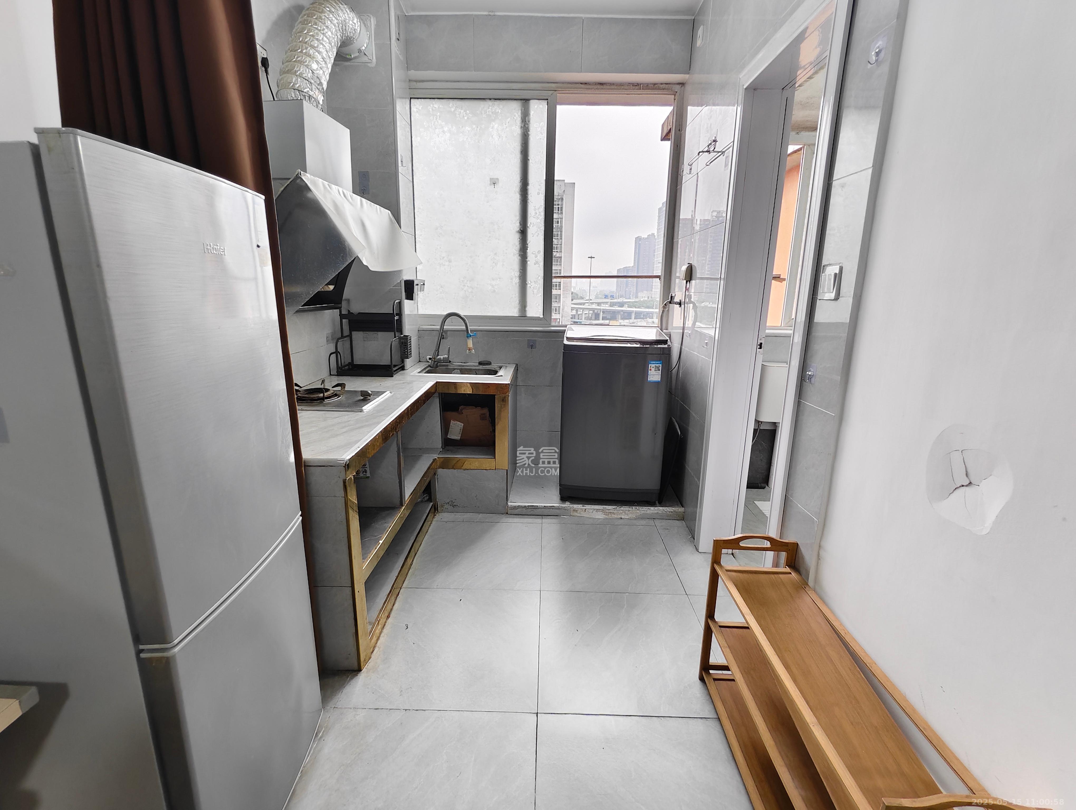 建鸿达现代公寓  1室1厅1卫   1500.00元/月室内图